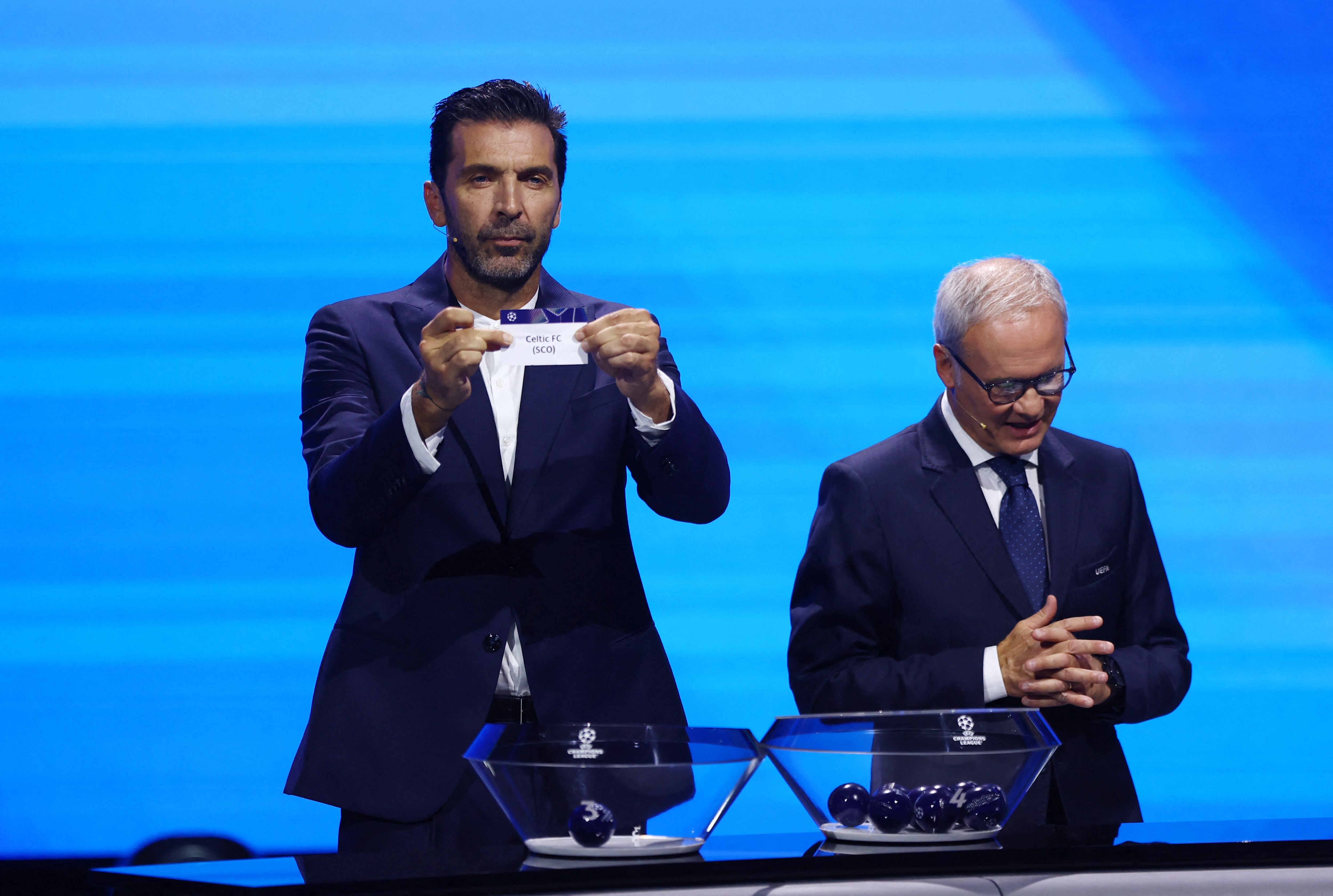 Gianluigi Buffon en el sorteo de la Champions League. (Manon Cruz/REUTERS)