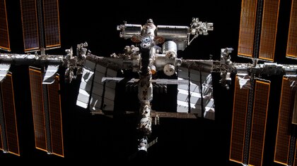 Los astronautas en la EEI debieron refugiarse en sus cápsulas tras la ruptura de un satélite ruso
