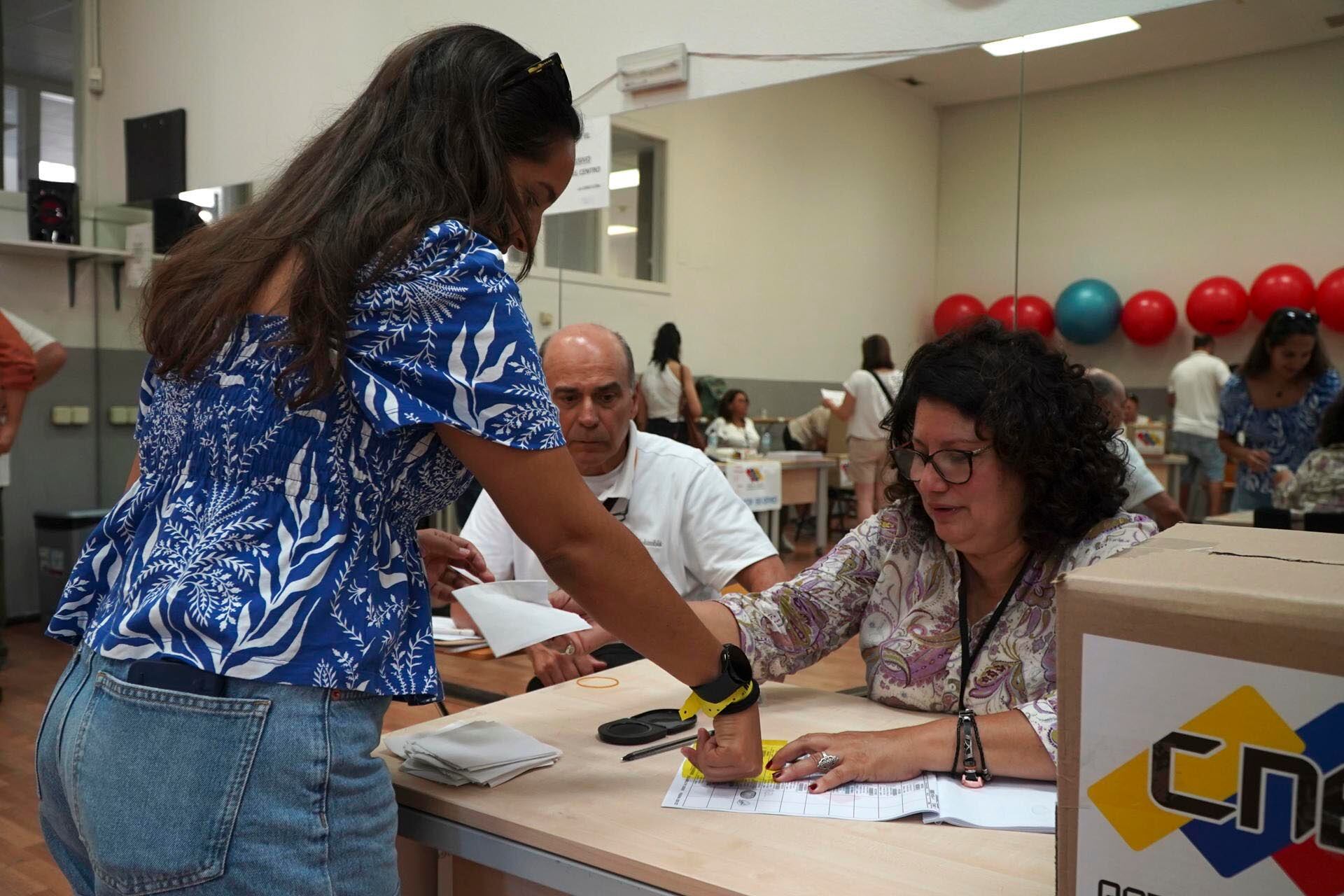 Elecciones presidenciales en Venezuela - Venezolanos votando en Madrid