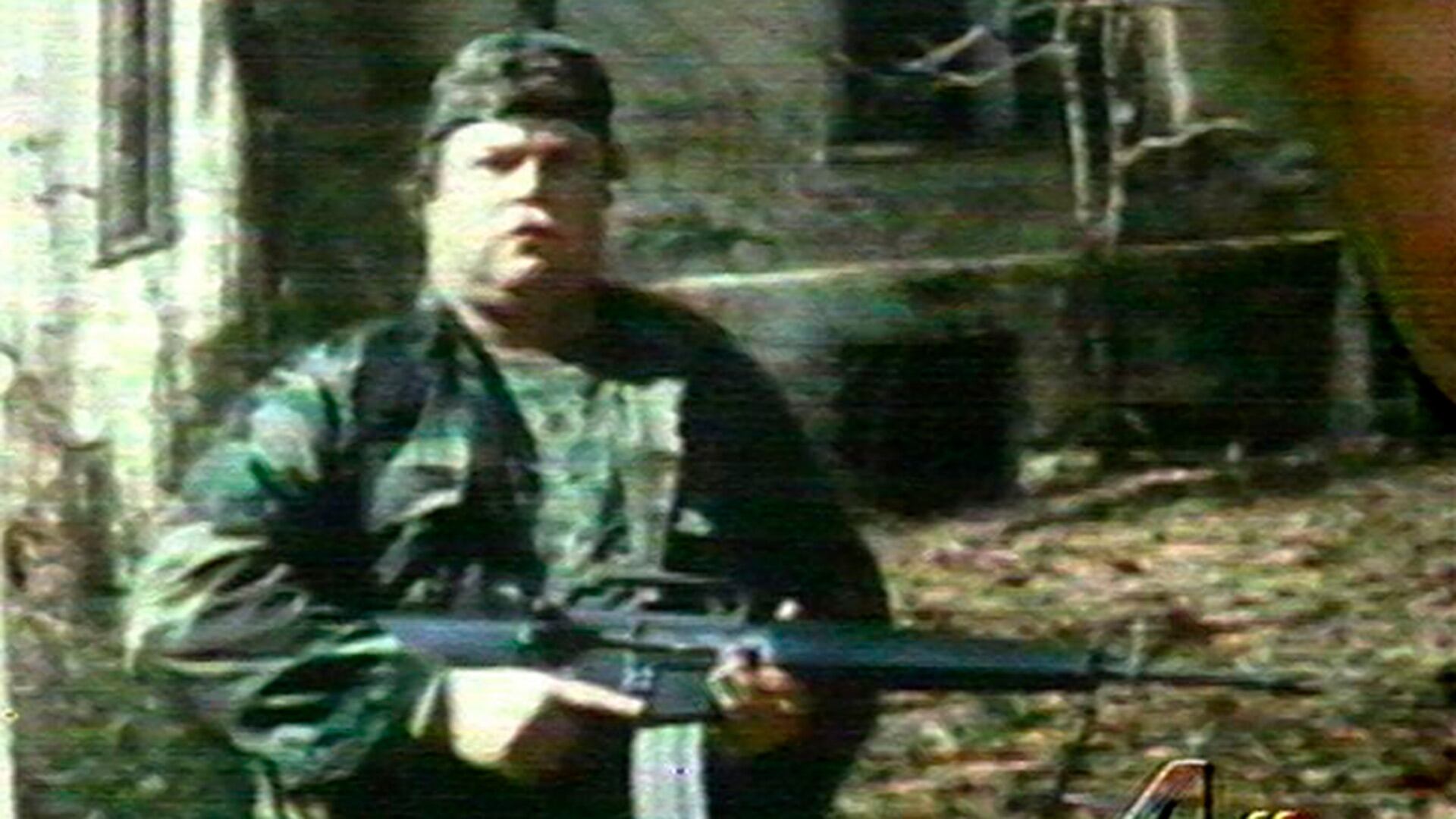 Richard Jewell, el miembro de la seguridad de Atlanta 96 cuyo caso al salvar muchas muertes ante el estallido de una bomba fue emparentado al de Pearson. Finalmente, fue reivindicado como un auténtico héroe