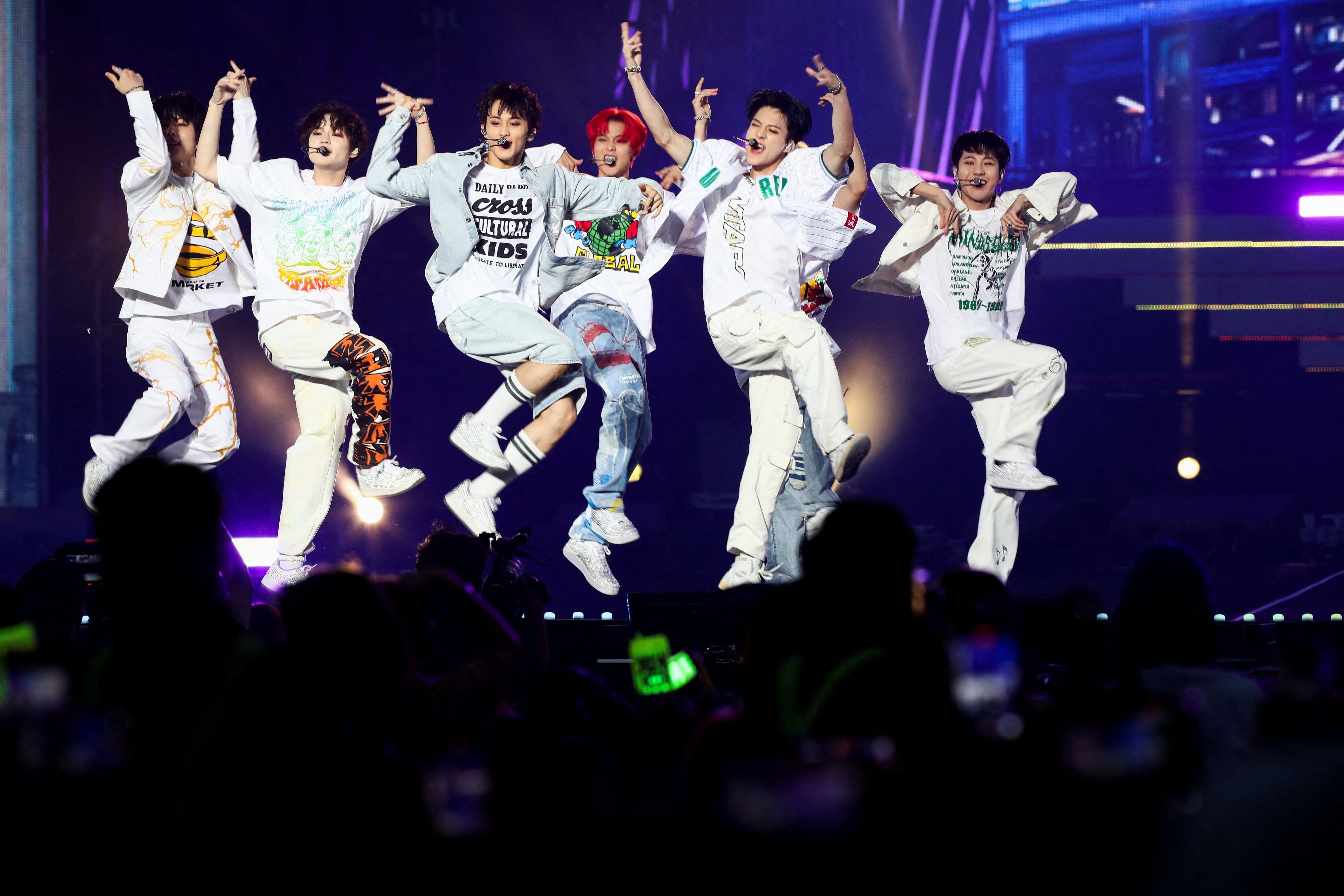 El grupo de chicos de K-pop NCT Dream se presenta durante el concierto "SMTOWN LIVE 2022" en Suwon, Corea del Sur, 20 de agosto de 2022. (REUTERS/ Heo Ran/Foto de archivo)