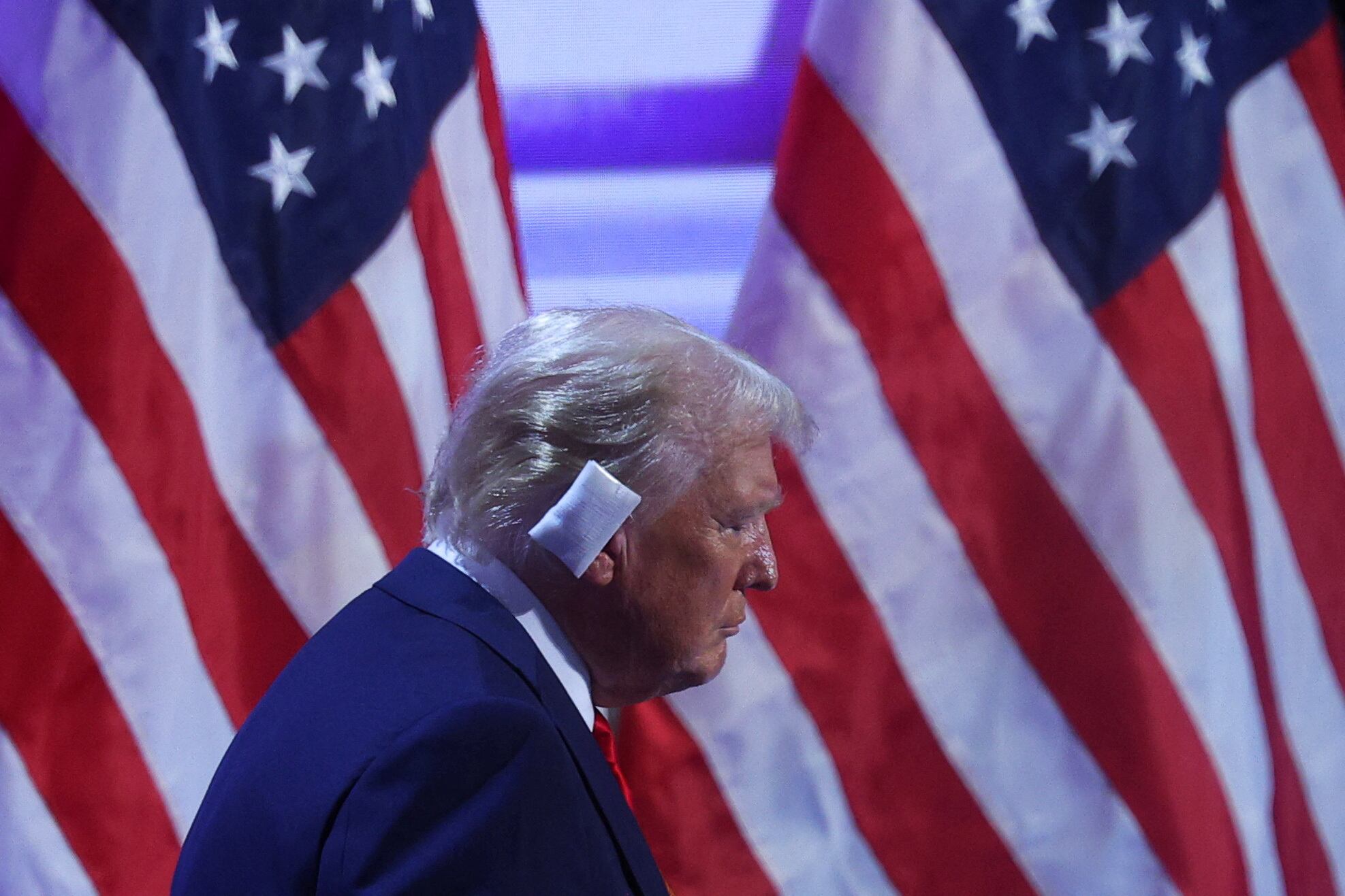 El candidato presidencial republicano y ex presidente estadounidense Donald Trump habla en el escenario el día 4 de la Convención Nacional Republicana (RNC), en el Foro Fiserv en Milwaukee, Wisconsin, EE.UU., el 18 de julio de 2024. REUTERS/Brian Snyder