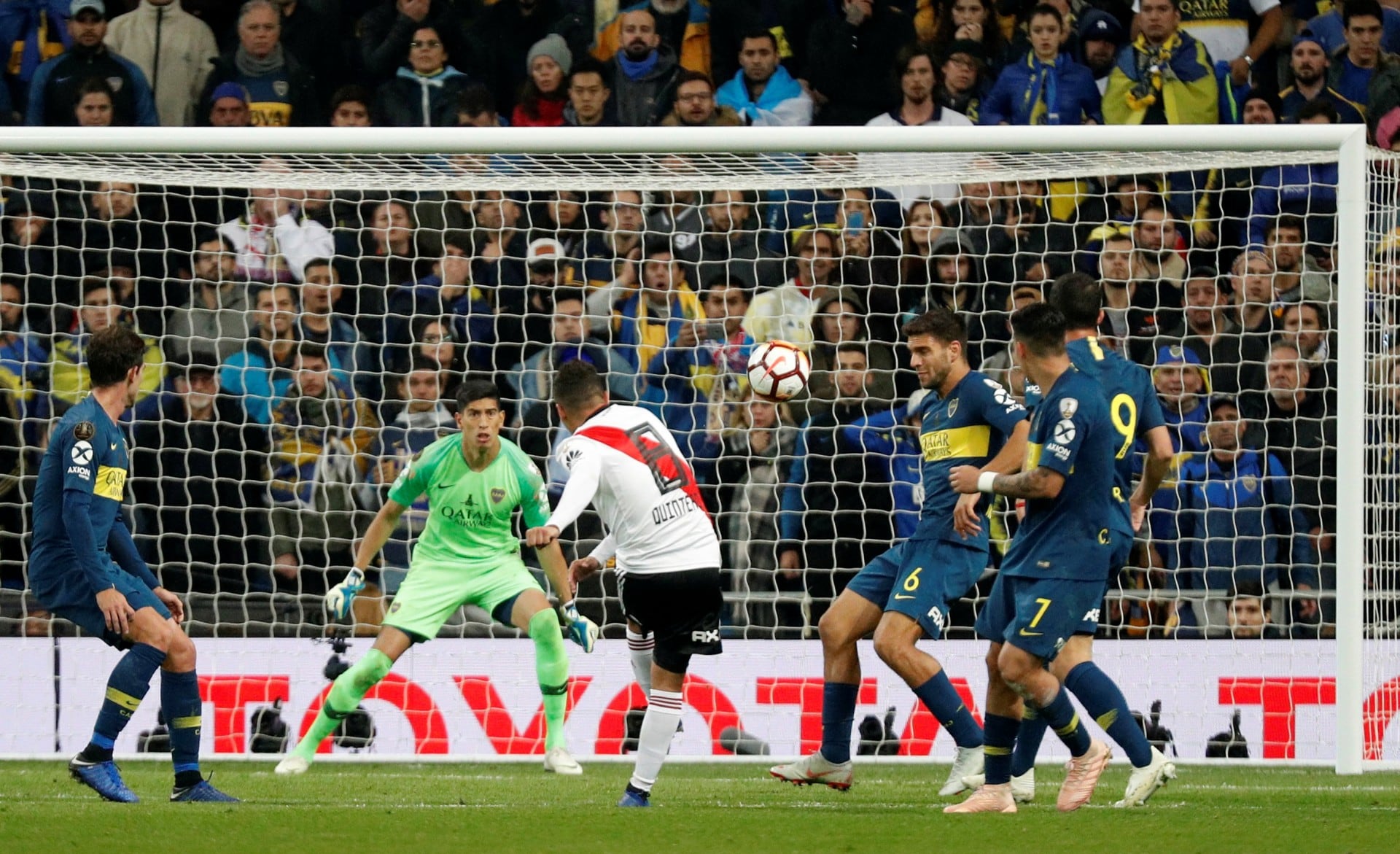 El gol de Juan Fernando Quintero frente a Boca en la final de la Copa Libertadores disputada en Madrid (Foto REUTERS/Paul Hanna)