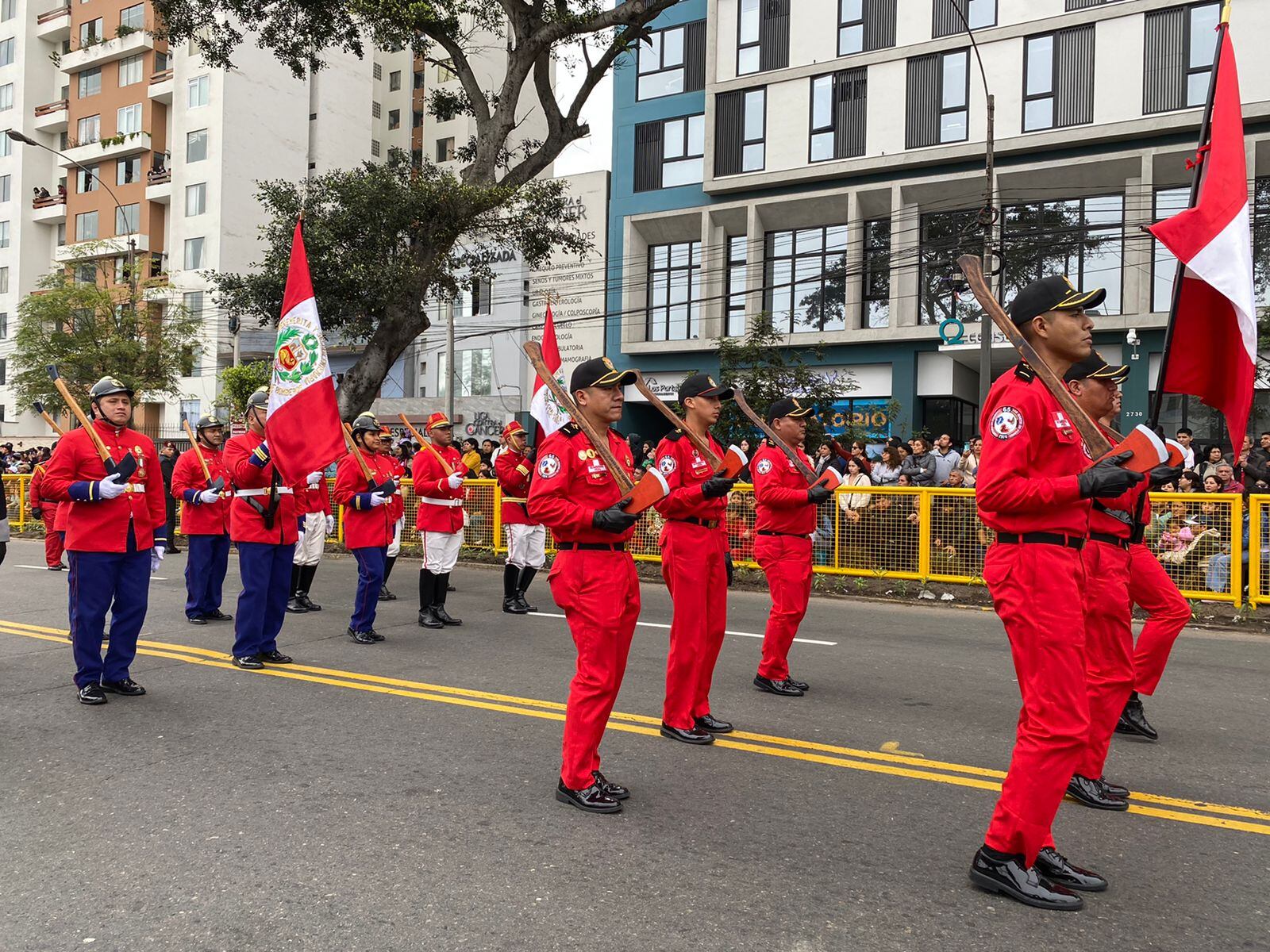 Gran desfile y Parada Militar en Perú por Fiestas Patrias | Infobae Perú / Clara Giraldo - Ricardo Mc Cubbin