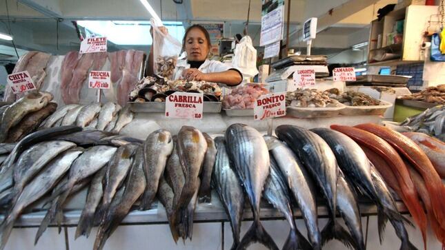 ¿El pescado de carne blanca es mejor? o ¿comer pescado por la noche perjudica la digestión? En esta nota aclaramos estas interrogantes.