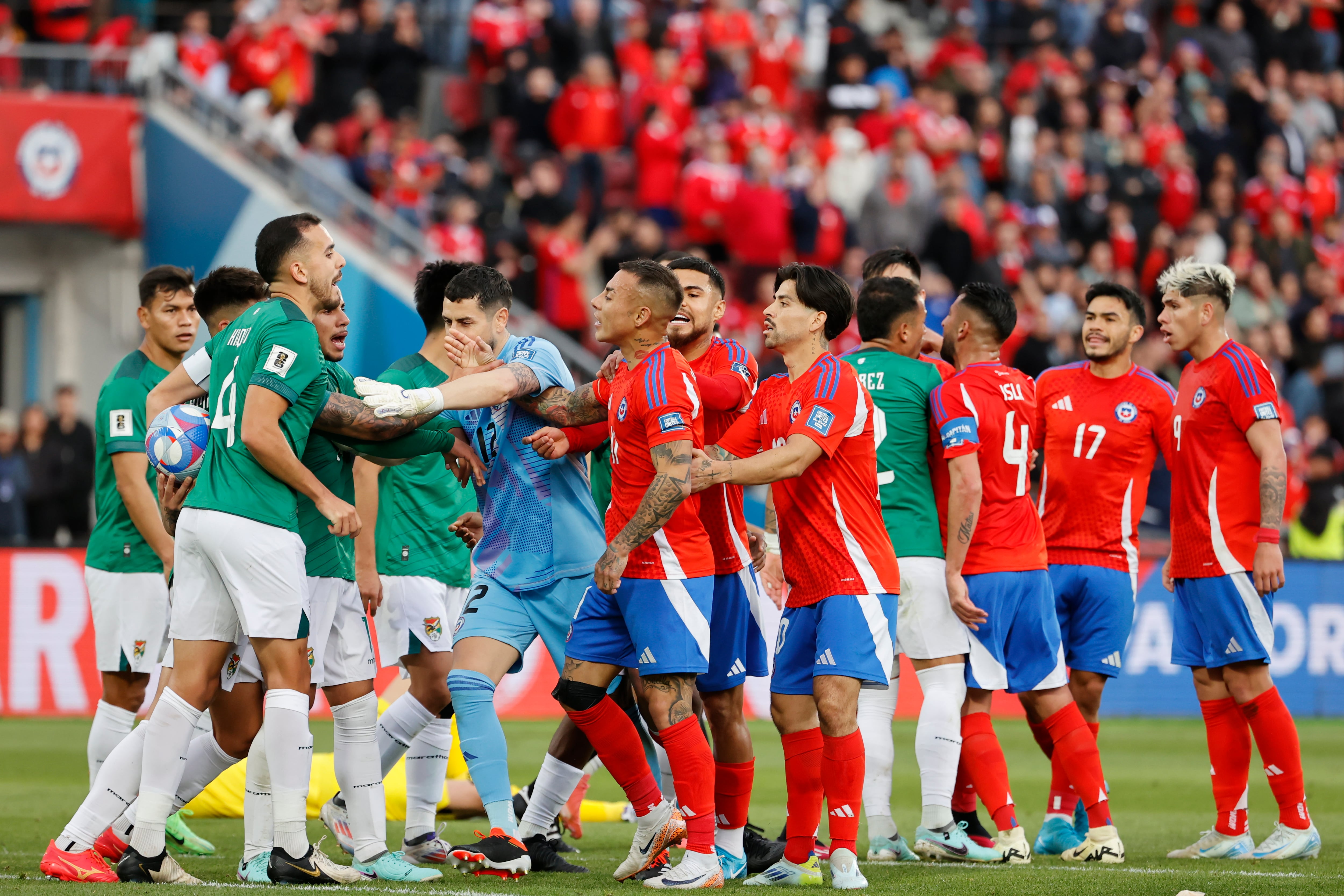 Bolivia le ganó a Chile en Santiago después de 35 años sin conseguirlo, lo que demuestra el gran momento de La Verde - crédito Elvis González/EFE
