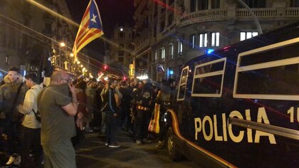 Un juez archiva el procedimiento a los 46 policías investigados por las cargas del 1-O en Barcelona gracias a la ley de Amnistía