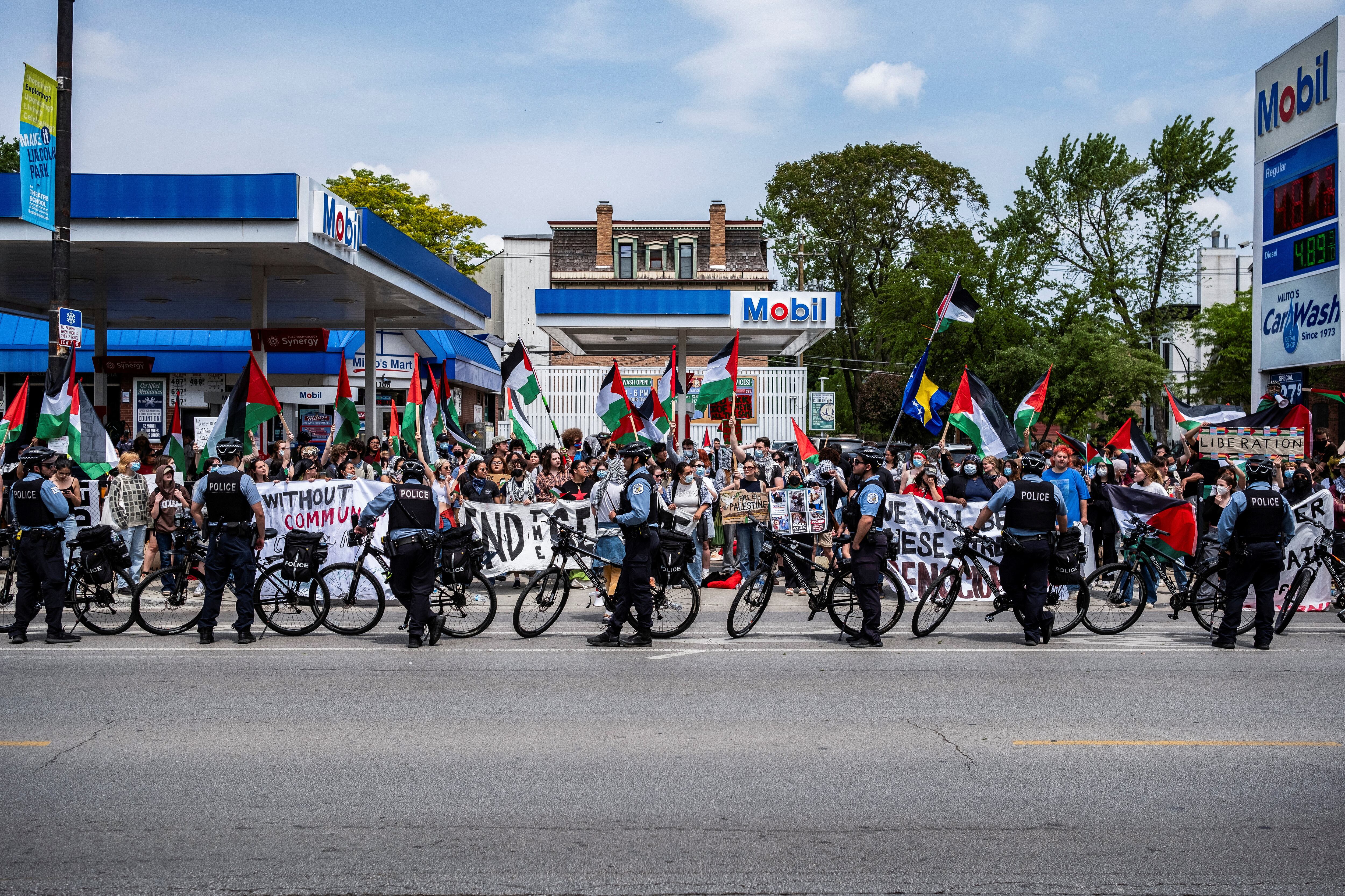 Protestas en la Universidad de Chicago en el contexto de la guerra en Gaza. (REUTERS/Jim Vondruska)