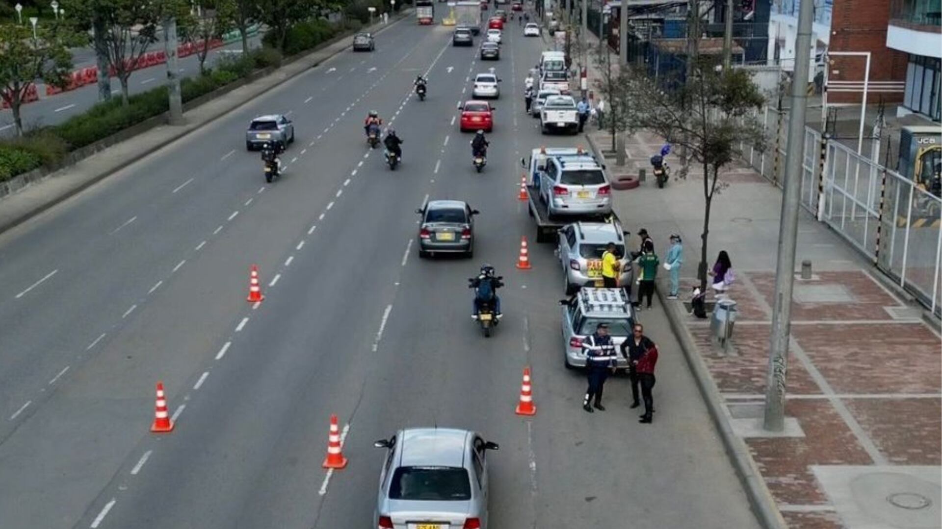 Fotografía de archivo del tránsito en Bogotá. (Crédito: @SectorMovilidad / X)