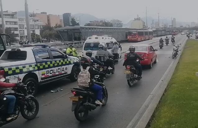 Las autoridades ya atienden la novedad para restablece el paso por el carril en el menor tiempo posible - crédito @BogotaTransito/X