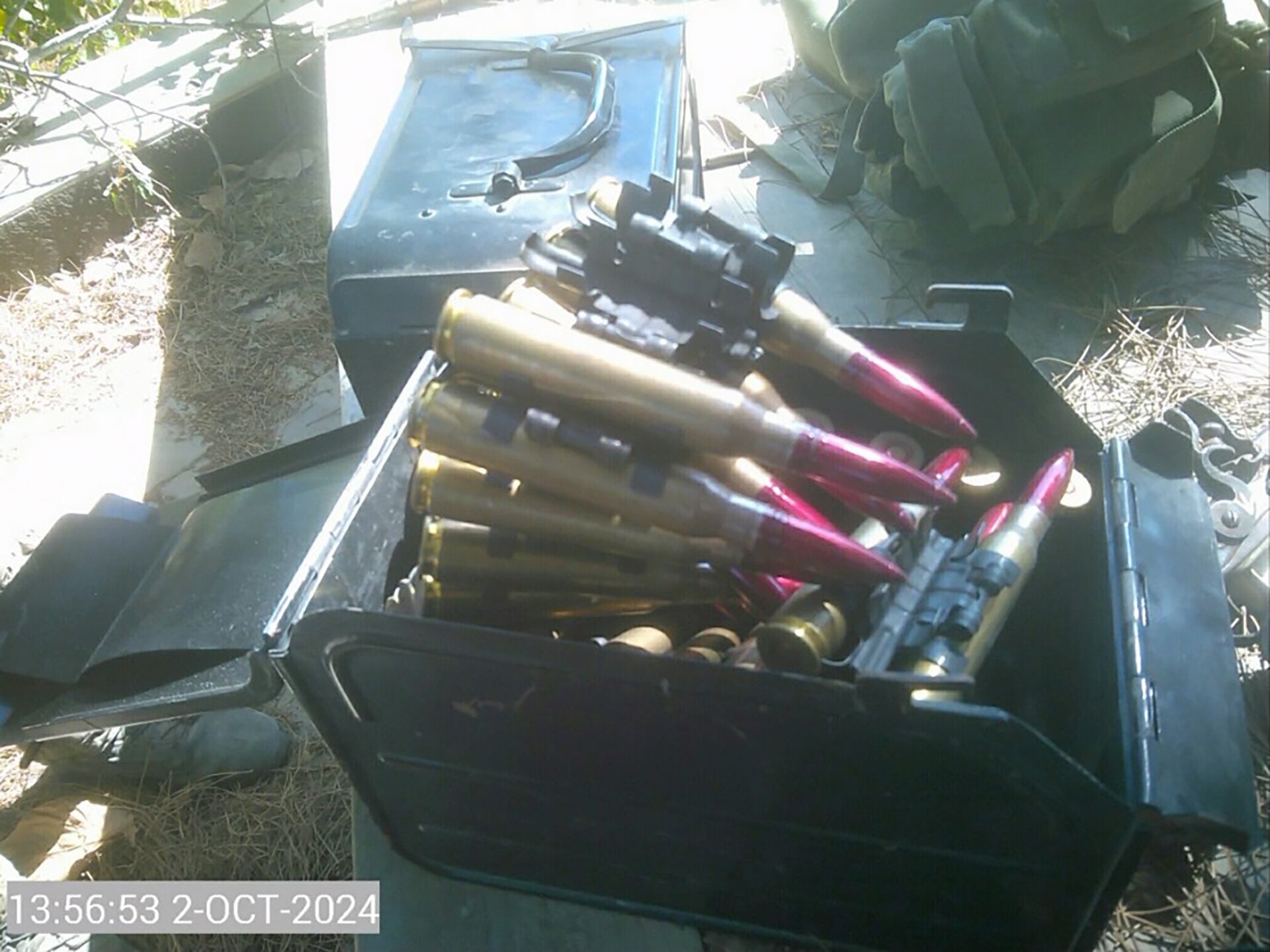 Fotos de armas de Hezbollah halladas en el sur del Líbano