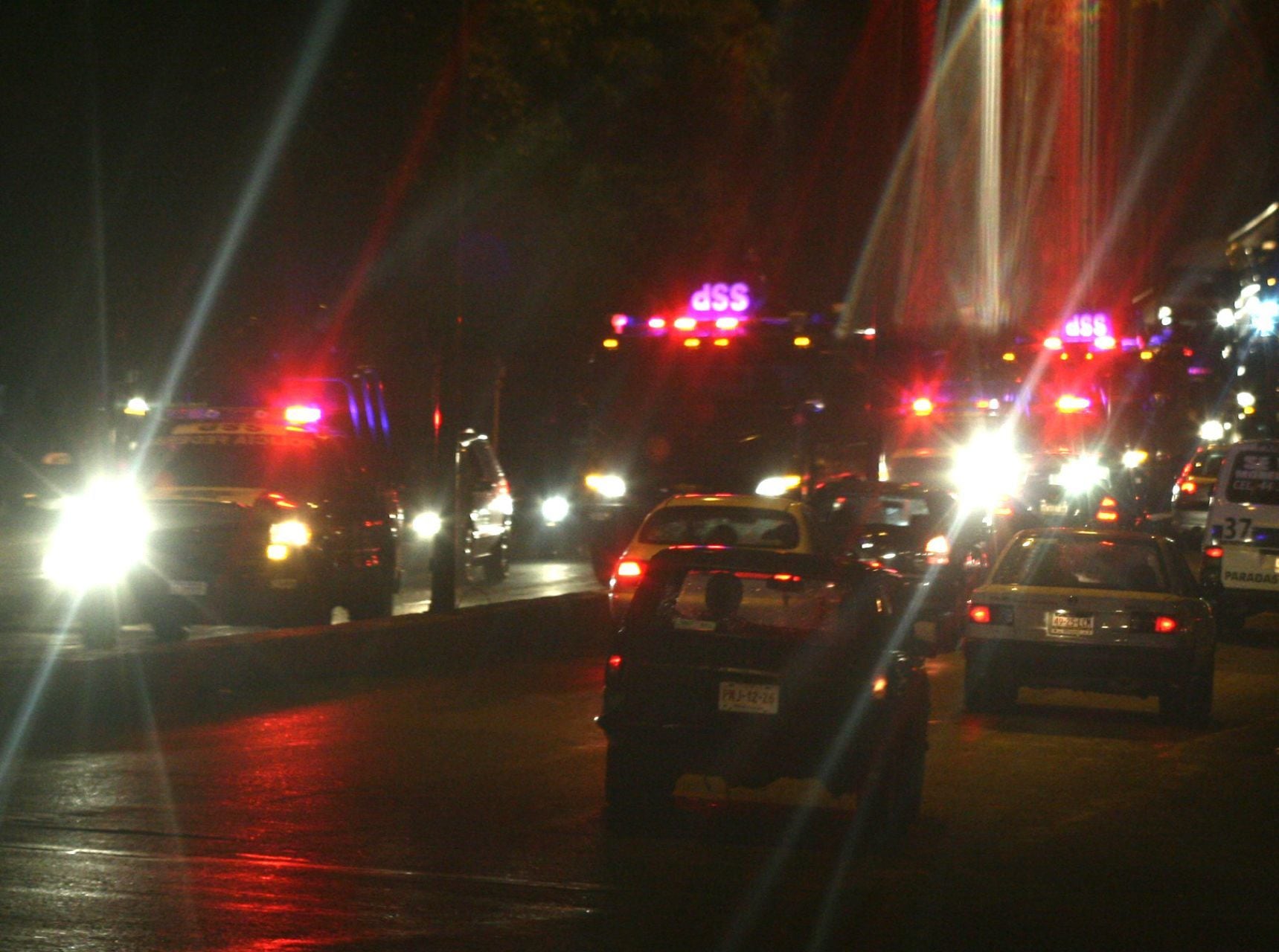 En la entrada a Morelia, frente a Ciudad Industrial, los agentes fueron sorprendidos por los tripulantes de un vehículo que les cerró el paso y les disparó. (FOTO: SAÚL LÓPEZ E./CUARTOSCURO)