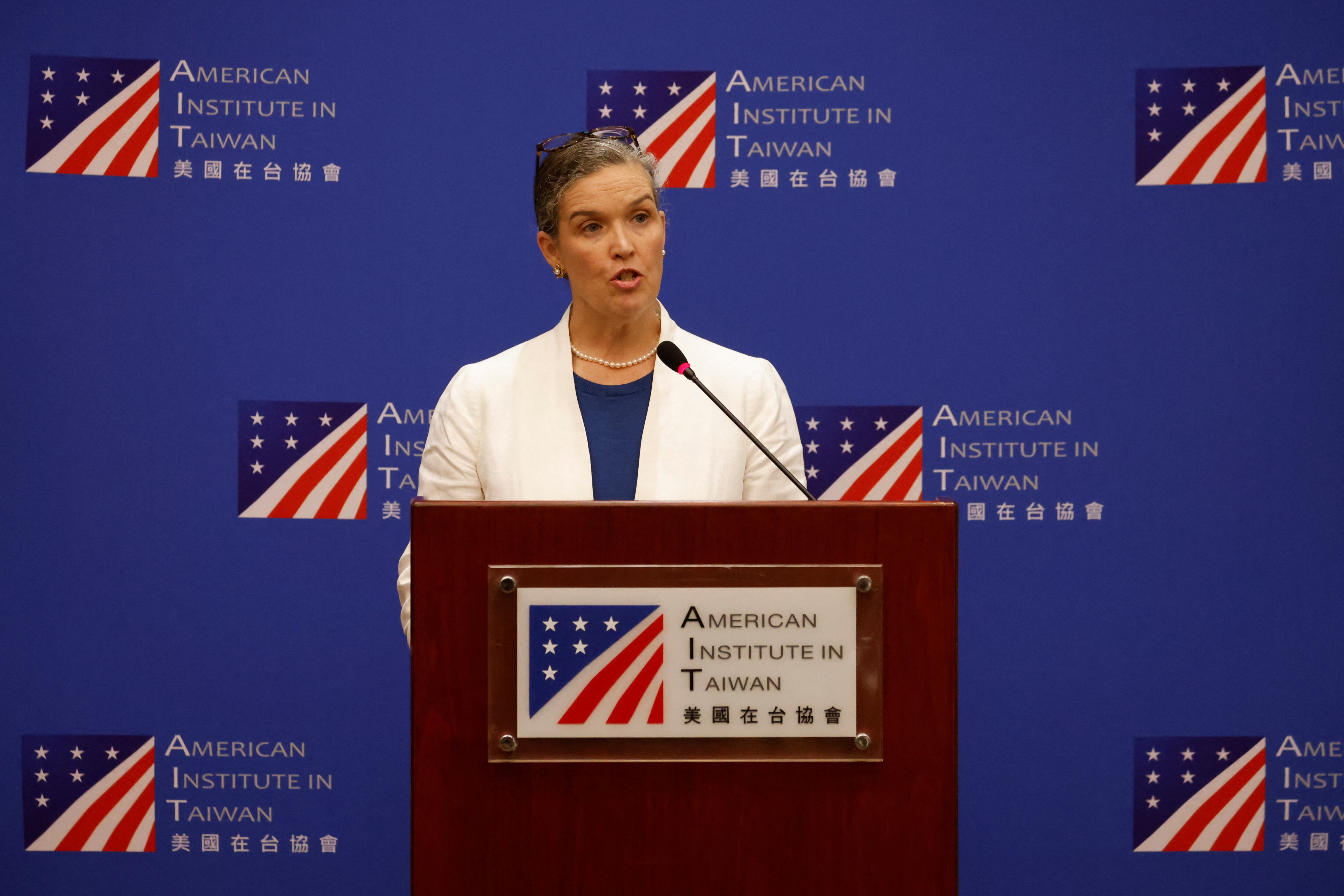 Sandra Oudkirk, directora del Instituto Americano en Taiwán, brindó una conferencia de prensa en Taipéi el pasado 14 de junio (REUTERS/Fabian Hamacher)