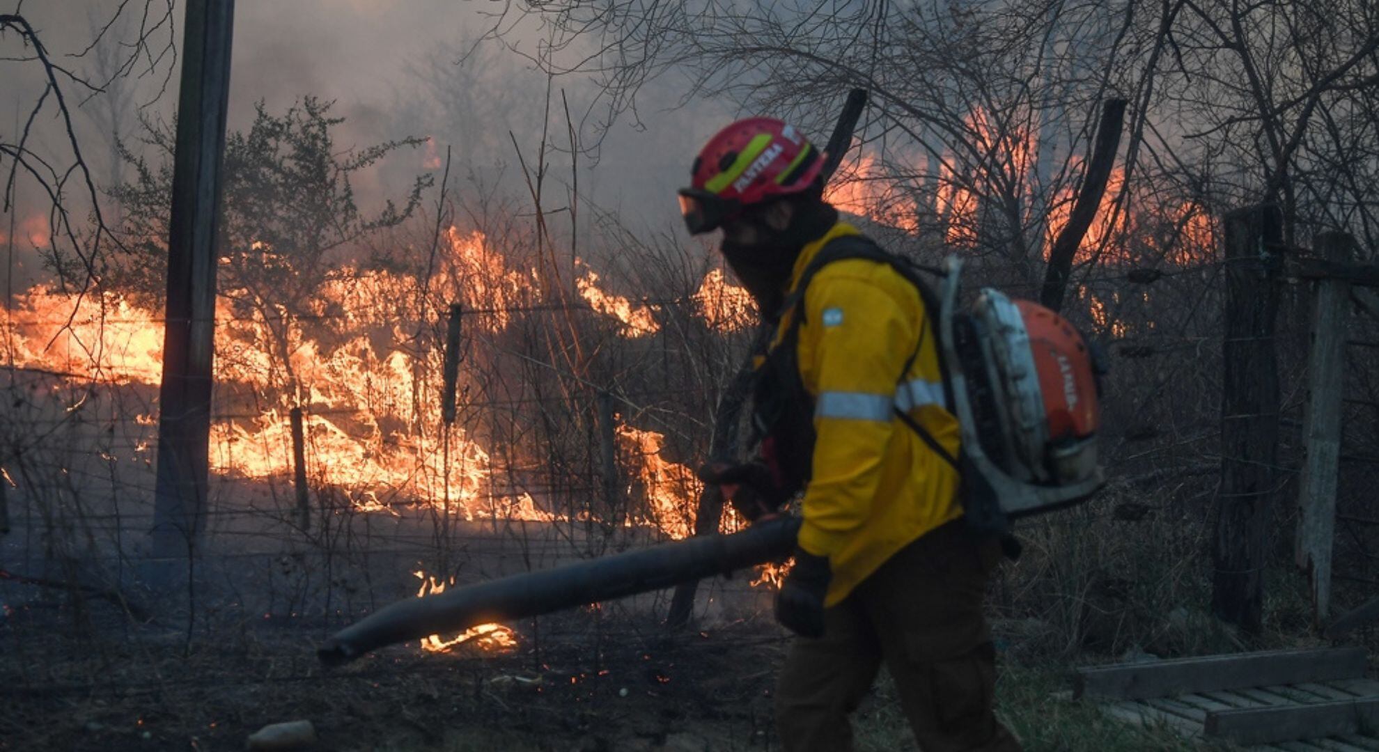 Incendios forestales en Córdoba: algunos focos fueron contenidos, hay sequía y se alerta por una crisis hídrica