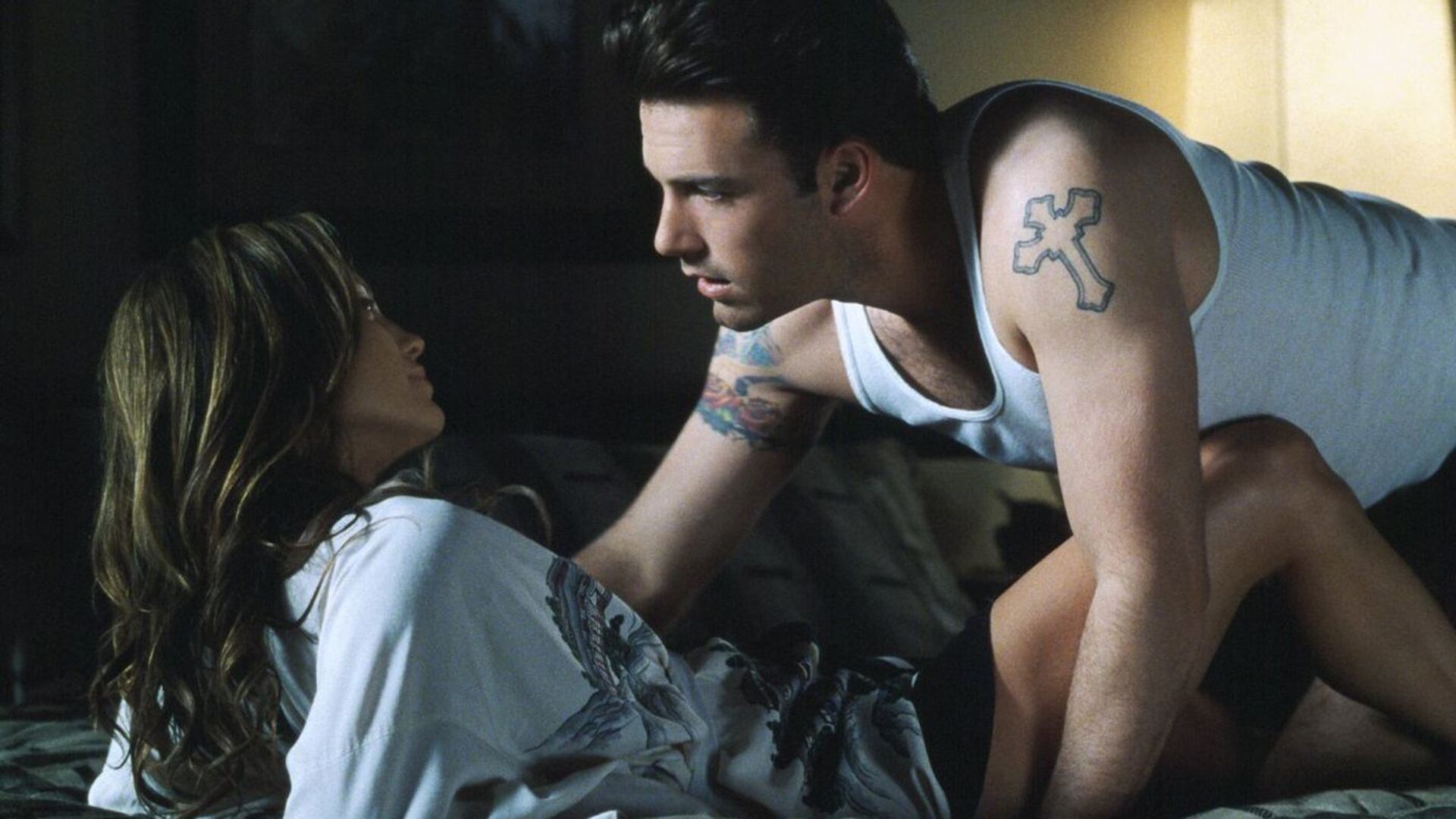 La historia de amor entre Jennifer Lopez y Ben Affleck comenzó en el set de "Gigli", una película que recibió críticas negativas (Columbia Pictures)