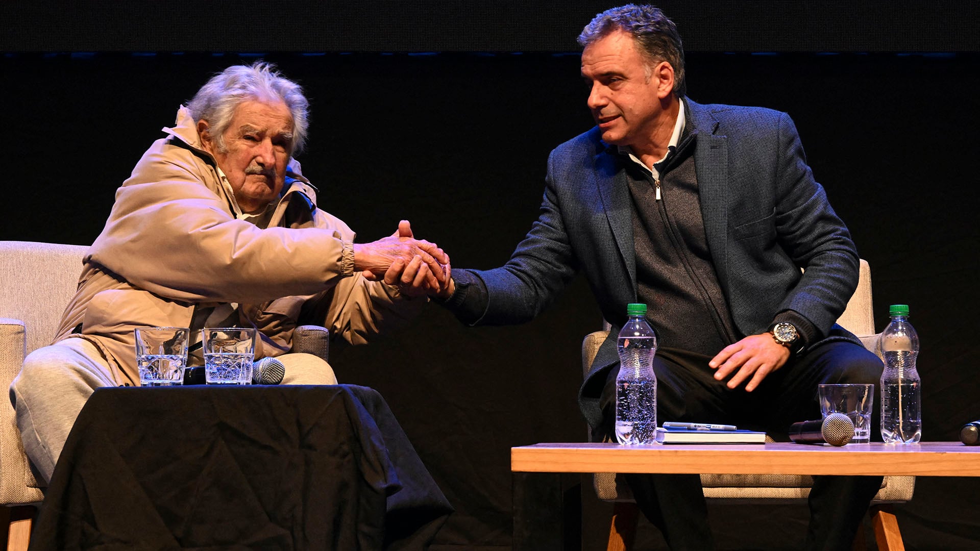 José Mujica participó del cierre de campaña de Yamandú Orsi portada