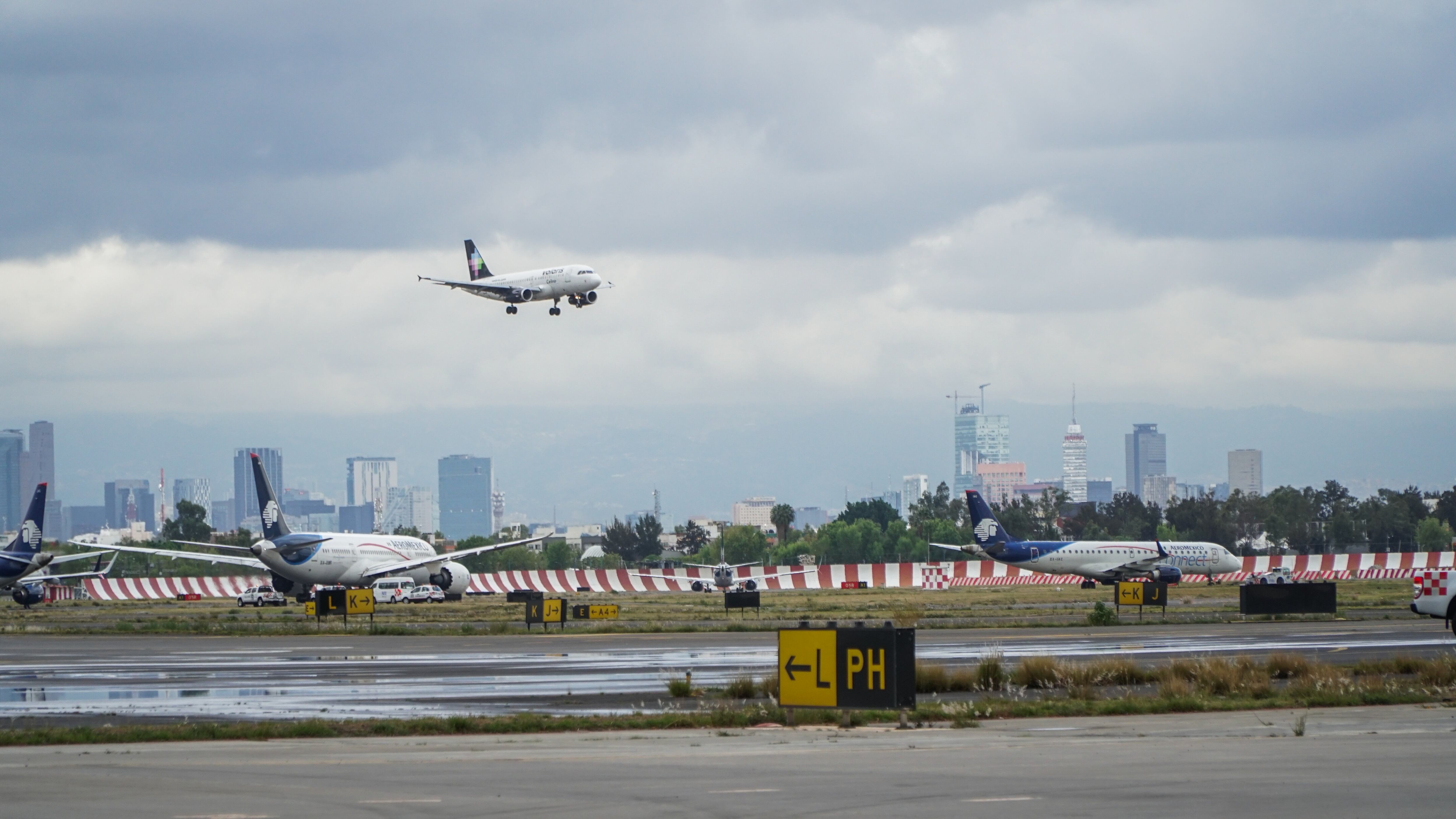 Aeropuerto Internacional de Ciudad de México - AICM - Aeromexico - avion - vuelos comerciales