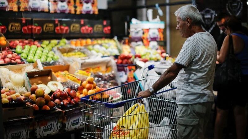 Las frutas y verduras encabezaron la lista de productos que más bajaron en el quinto mes del año