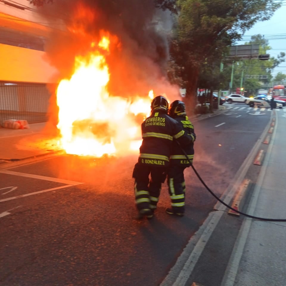 No se sabe si hay lesionados o las causas del incendio