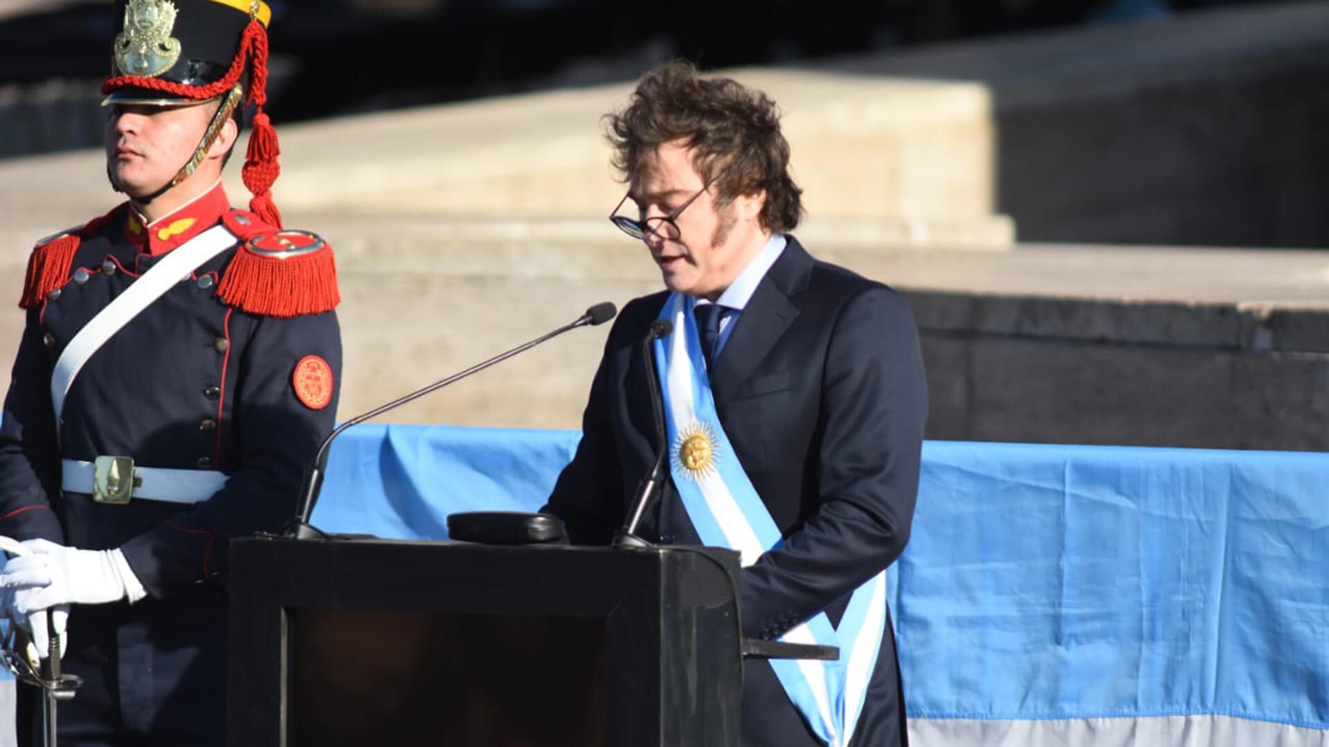 javier milei en rosario acto por el día de la bandera