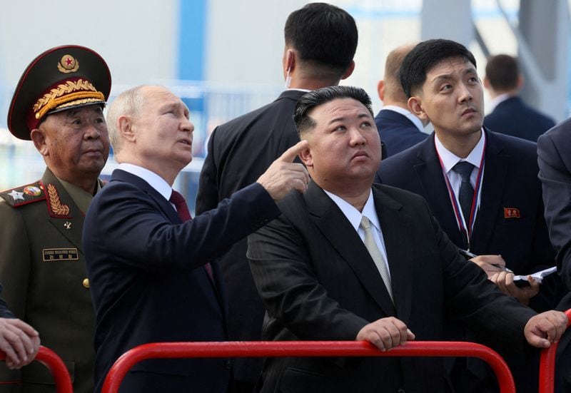 El presidente de Rusia, Vladimir Putin, y el líder de Corea del Norte, Kim Jong Un, visitan el Сosmódromo de Vostochny, en el extremo oriental de la región de Amur, Rusia. 13 de septiembre de 2023. Sputnik/Mikhail Metzel/Kremlin vía REUTERS/