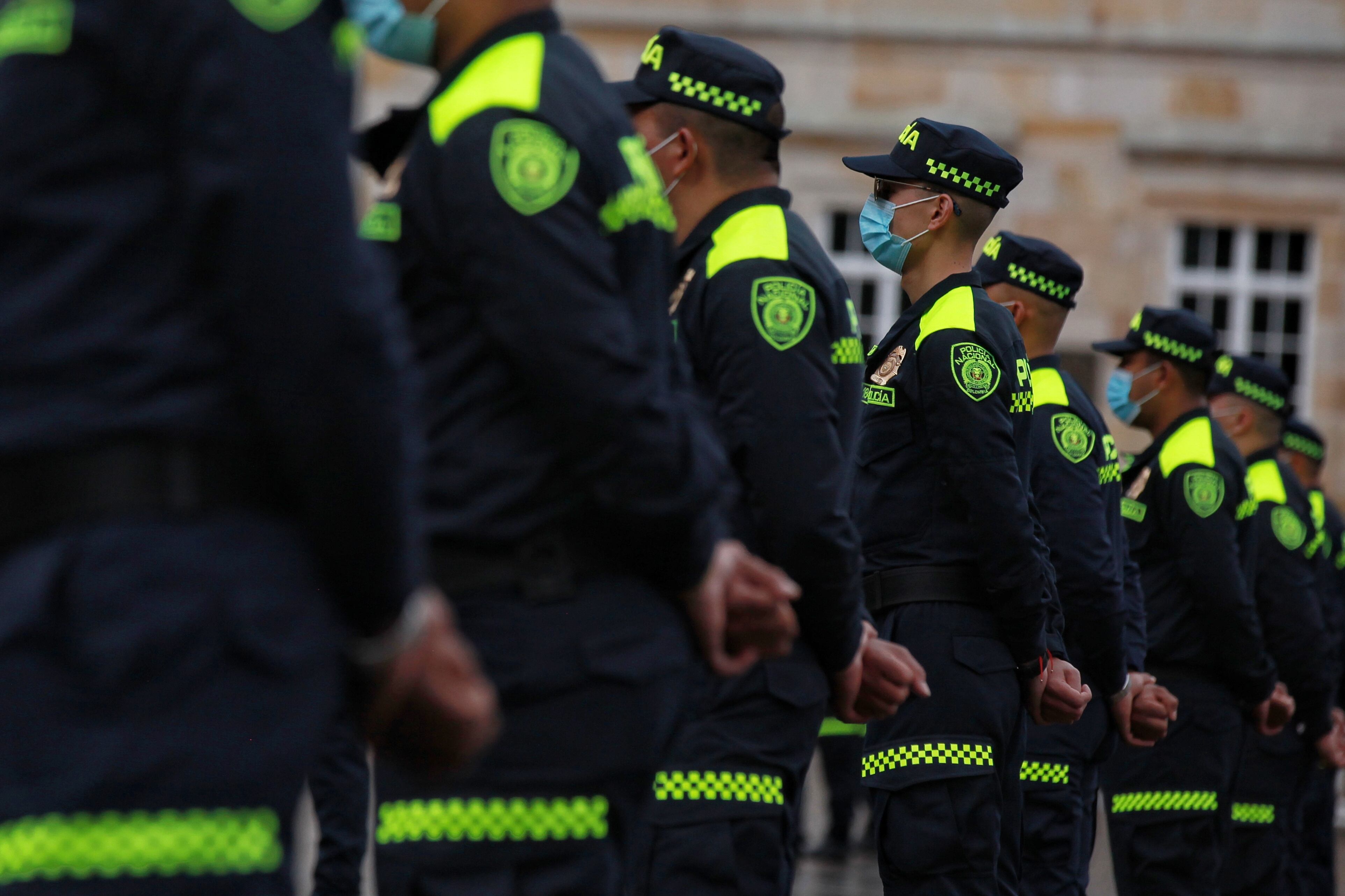 Policías de Colombia formados en la Plaza de Bolívar