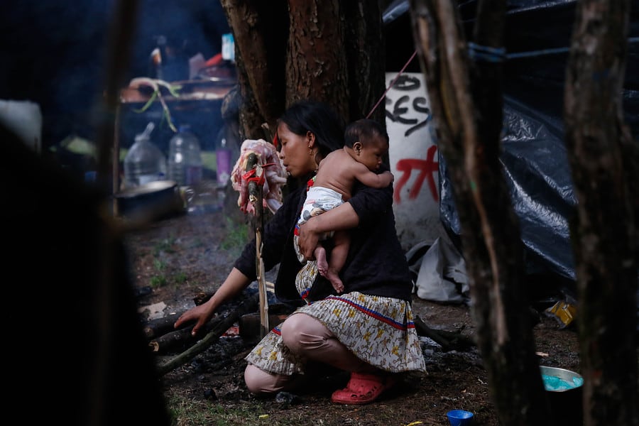 Difícil situación humanitaria de los indígenas embera que están en el parque nacional de Bogotá, tras aviso de desalojo de la Alcaldía. (Colprensa - Camila Díaz)
Colprensa