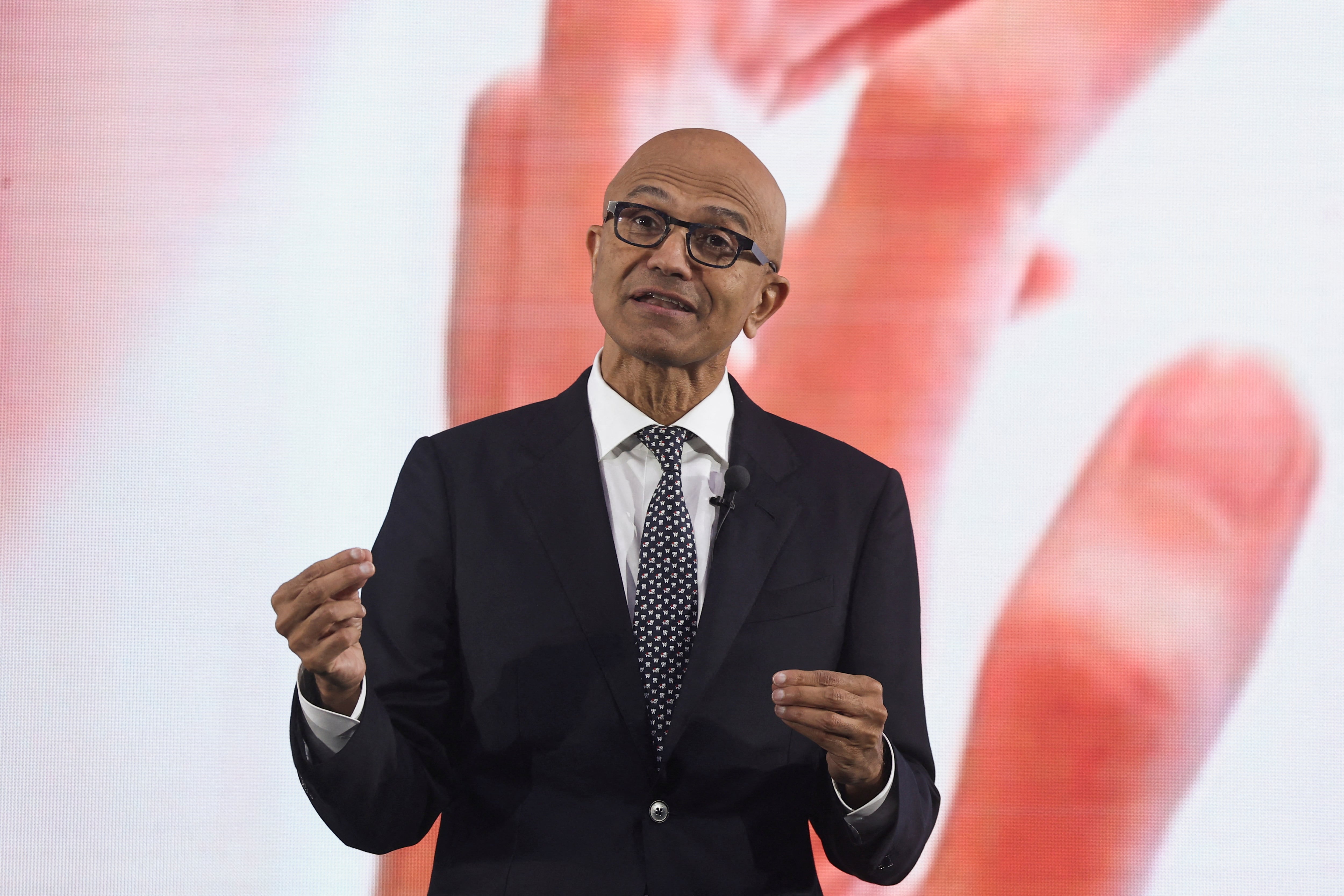 Satya Nadella, CEO de Microsoft, revela cómo la Inteligencia Artificial está revolucionando el trabajo en Colombia