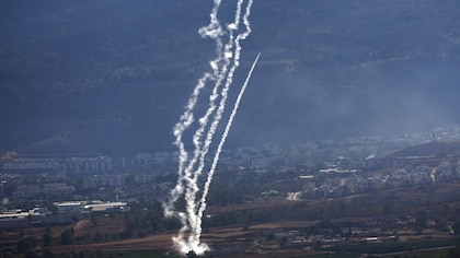 El grupo terrorista Hezbollah lanzó cohetes y drones explosivos en un gran ataque contra el norte de Israel