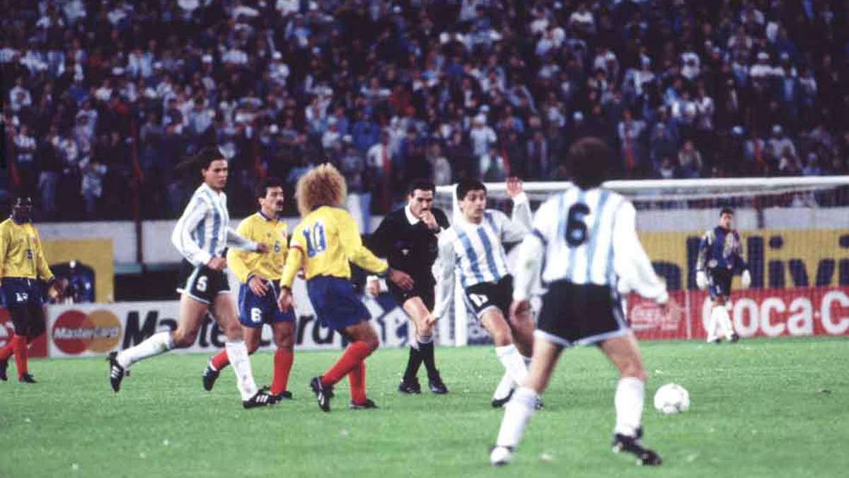 El árbitro uruguayo Ernesto Filippi Cavani fue el juez central del histórico 5-0 de Colombia a Argentina por las Eliminatorias al Mundial de 1994 - crédito archivo.