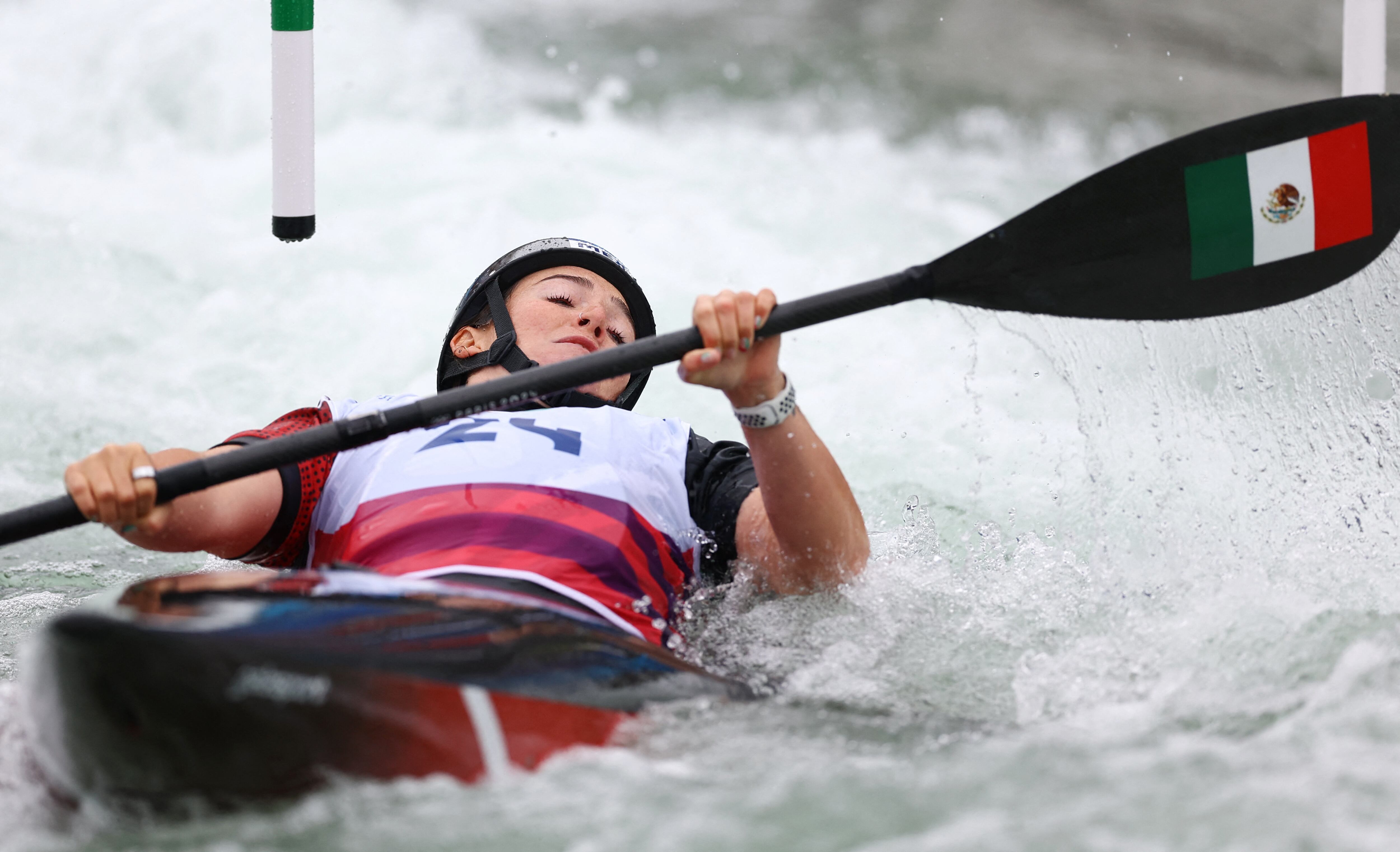 Paris 2024 Olympics - Slalom Canoe - Women's Kayak Single Heats 2nd Run - Vaires-sur-Marne Nautical Stadium - Whitewater, Vaires-sur-Marne, France - July 27, 2024. Sofia Reinoso of Mexico in action. REUTERS/Molly Darlington