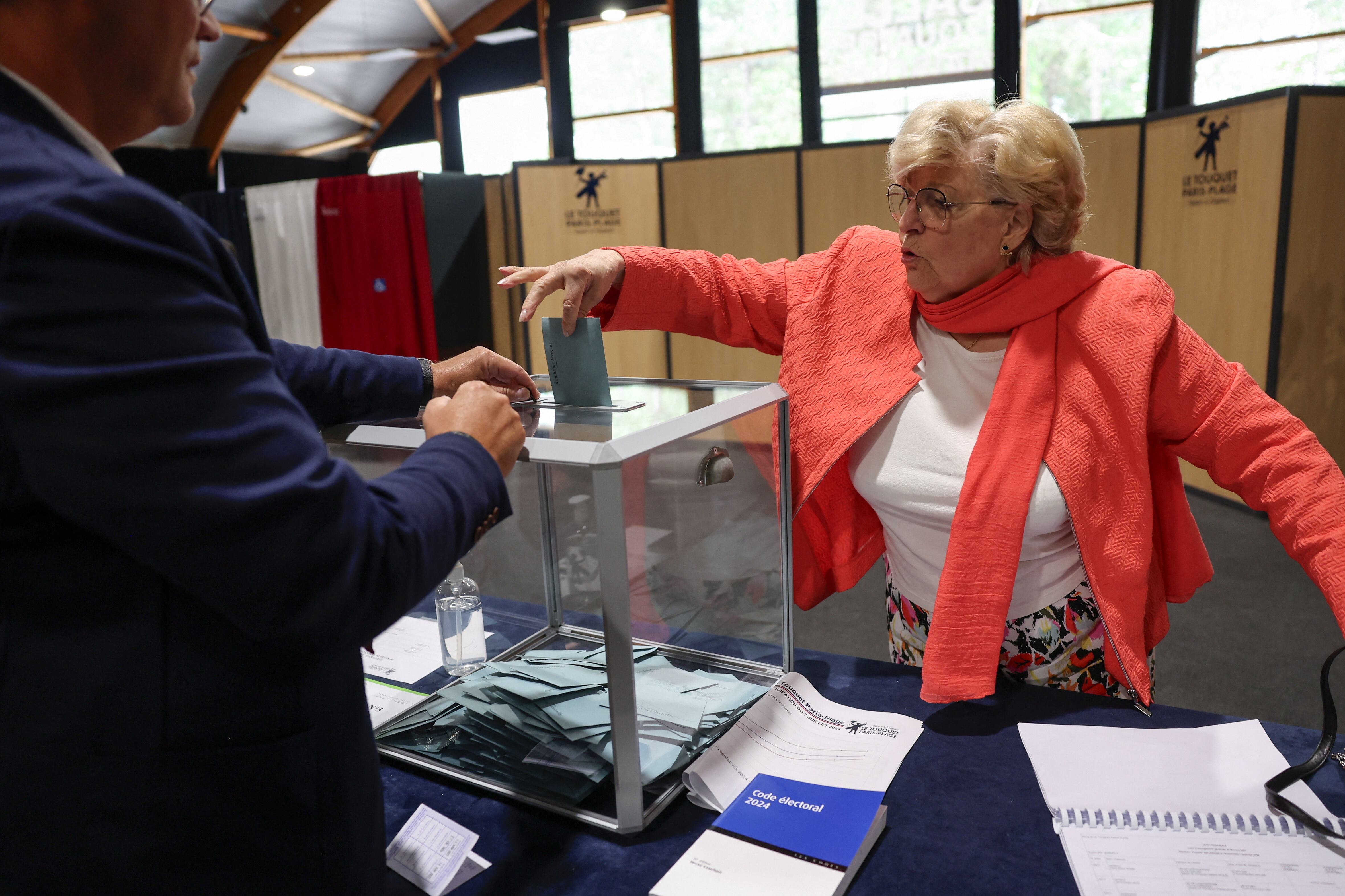 Francia vota este domingo. (Reuters)