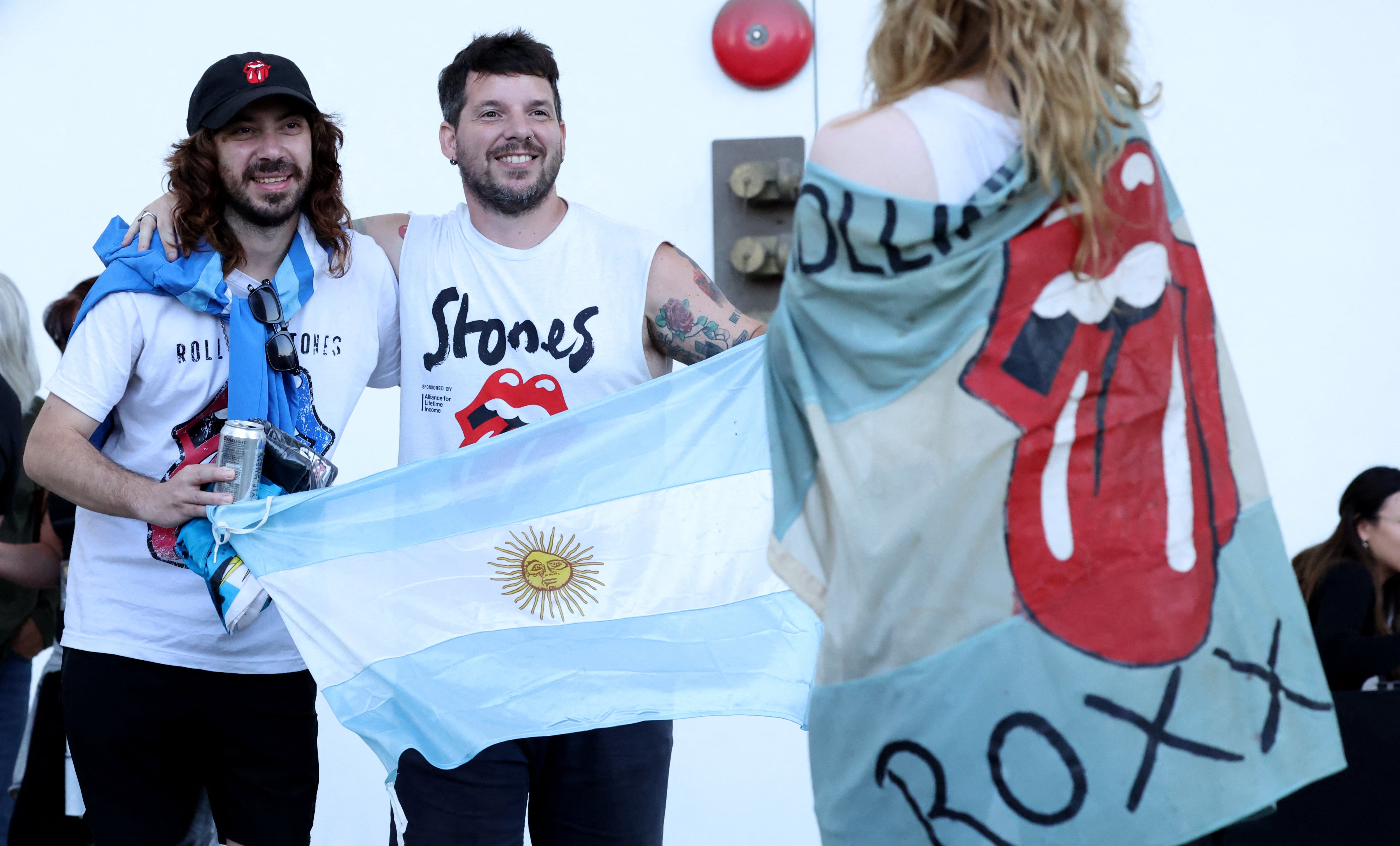 Los fans argentinos en el concierto de Inglewood, California (REUTERS/Mario Anzuoni)