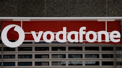 Vodafone propone reducir el número de despidos por ERE a 898 personas, frente a los 1.198 afectados iniciales