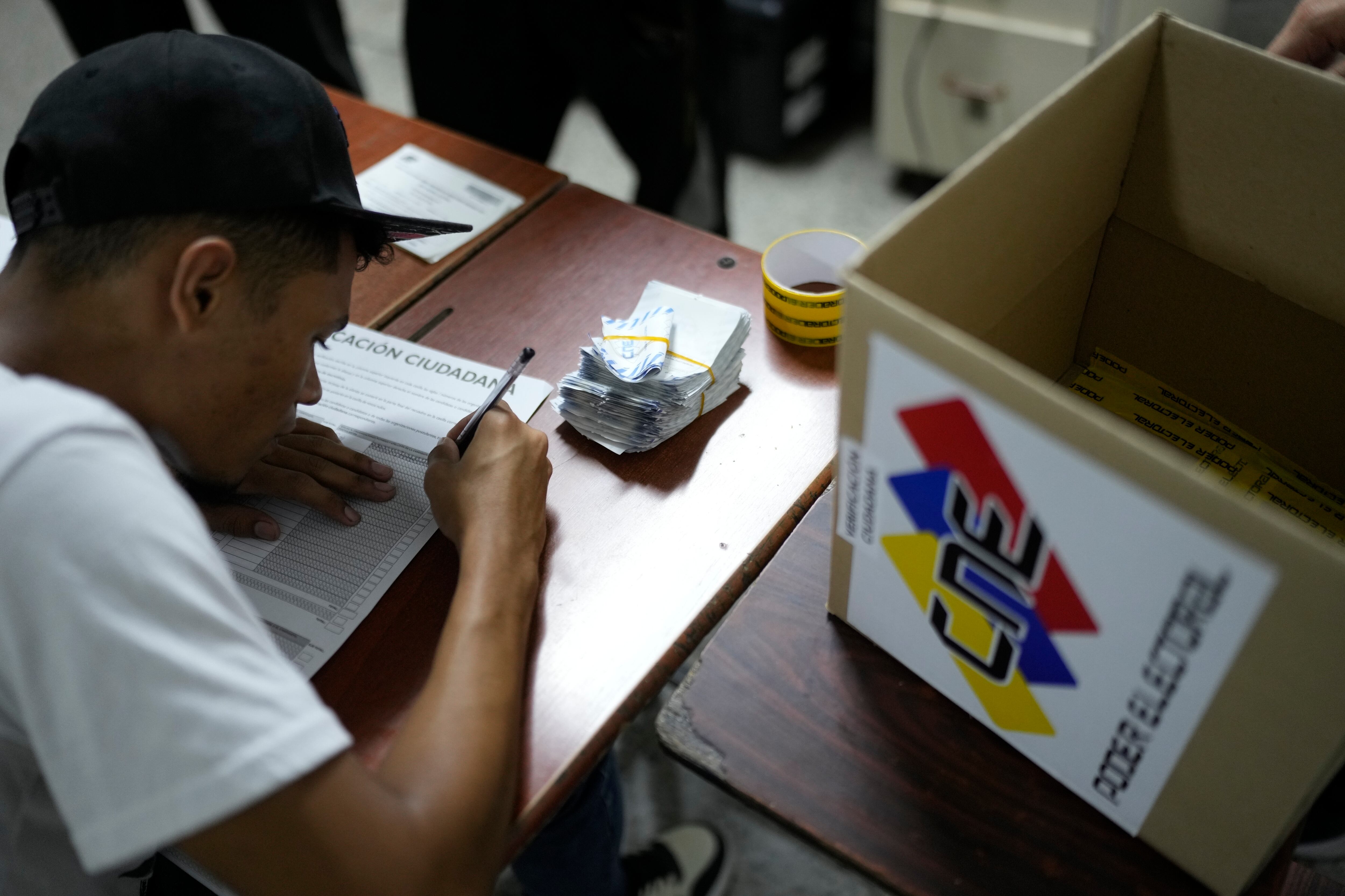 Sánchez trabajaba en la capacitación del pueblo en el marco de los diferentes procesos de votación en Venezuela (AP)