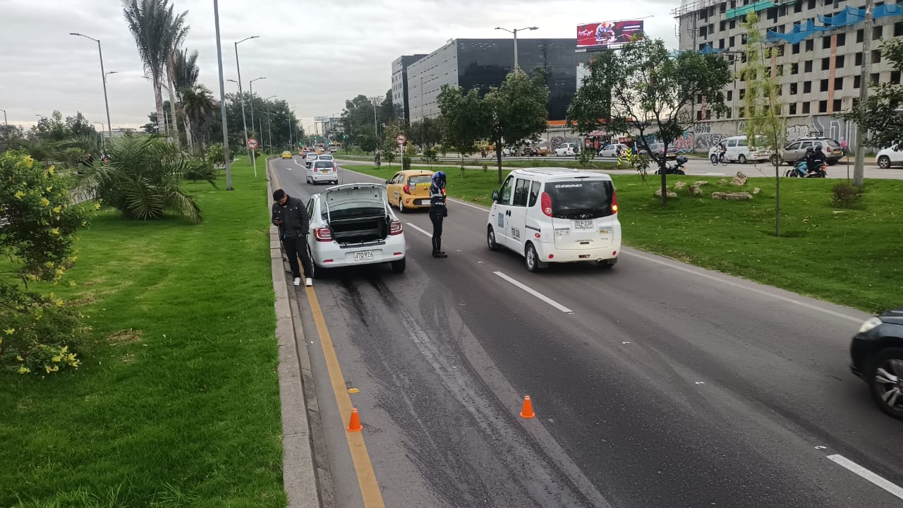 Se recomienda a conductores y motociclistas manejar con precaución - crédito @BogotaTransito/X