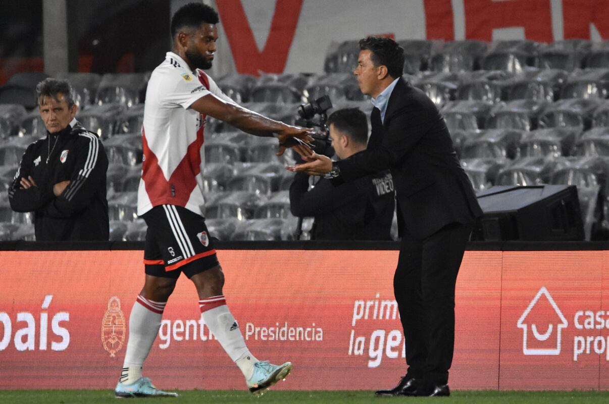 El colombiano Miguel Ángel Borja y Marcelo Gallardo construyeron una buena relación en pocos meses. Imagen: River Plate.