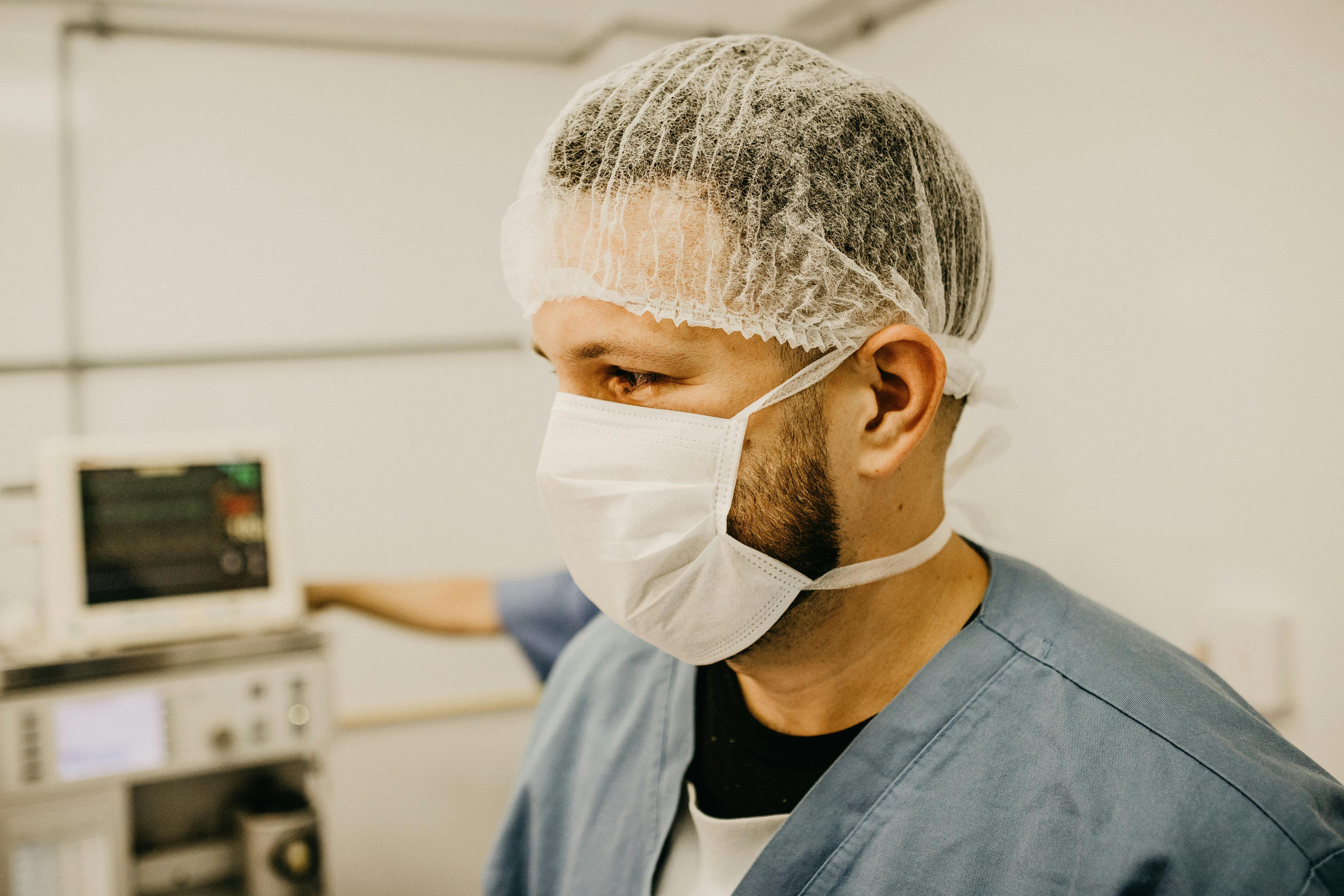 Un médico en su lugar de trabajo (Pexels)