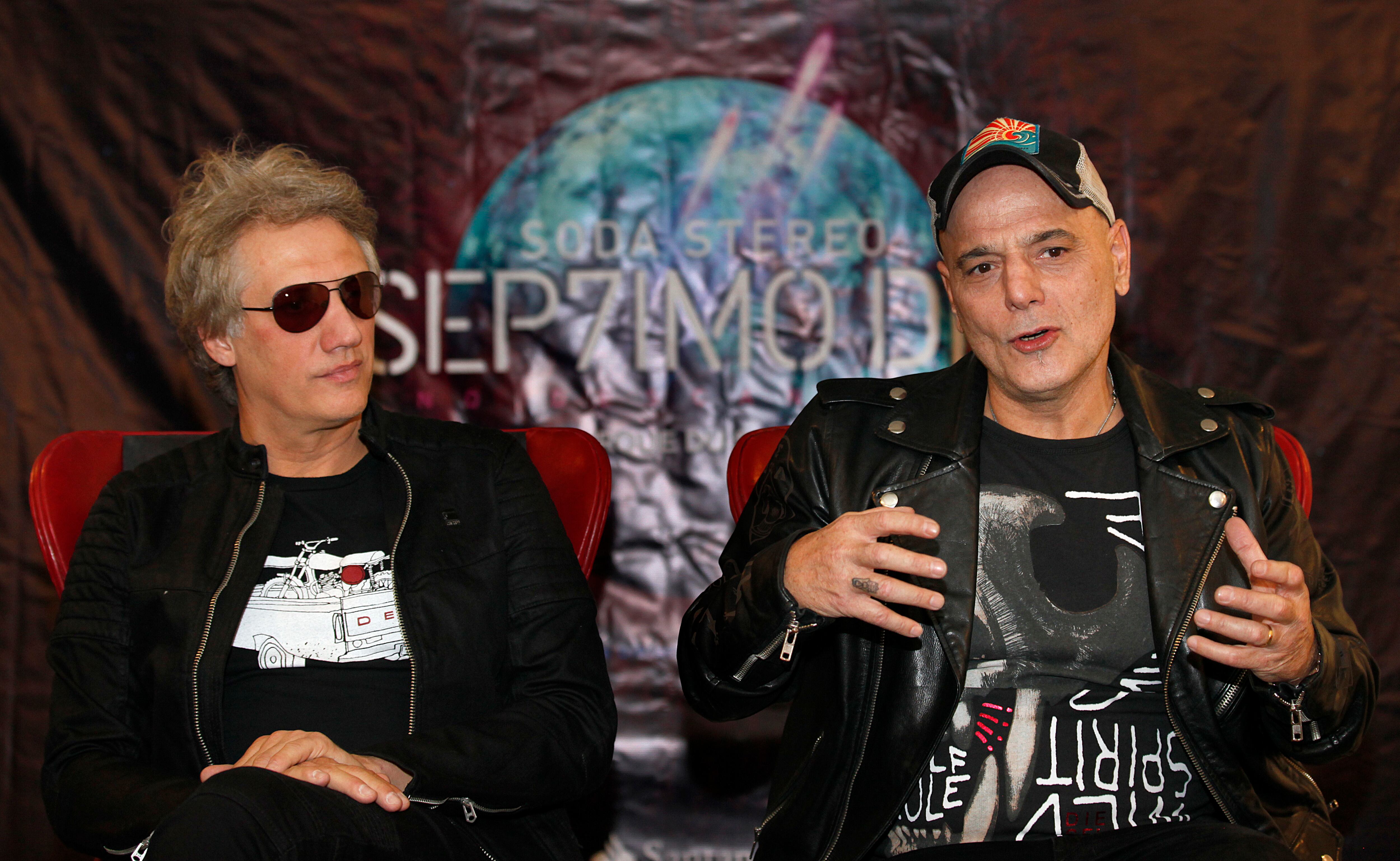 En 2019, Charly Alberti y Zeta Bosio armaron la gira Soda Stereo Gracias Totales, en donde interpretaron clásicos del grupo con pistas de voz de Gustavo Cerati y cantantes invitados (AP/Marco Ugarte, archivo)