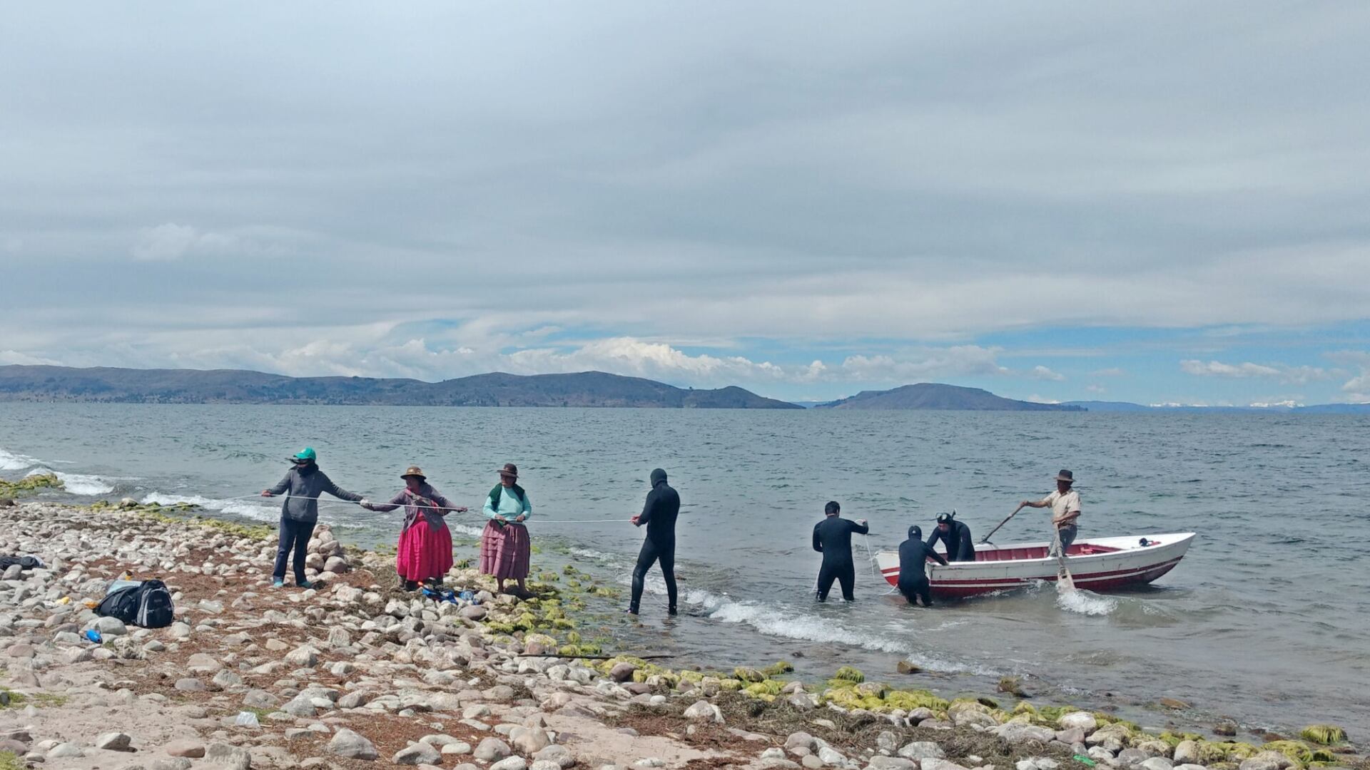 El lago Titicaca se alimenta de 13 ríos, de los cuales 9 muestran presencia de metales pesados, desechos fecales y residuos sin tratamiento alguno.