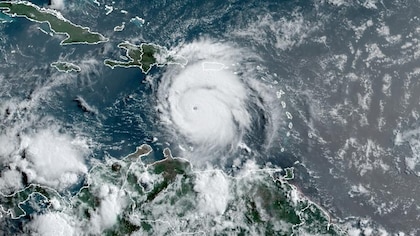 Huracán Beryl Categoría 5 se dirige a Jamaica; AMLO detalla cómo se prepara Quintana Roo para el impacto | EN VIVO