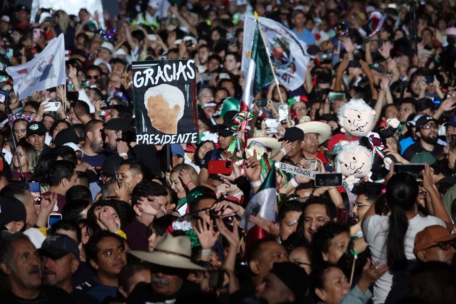 zocalo grito de la independencia mexico septiembre 15