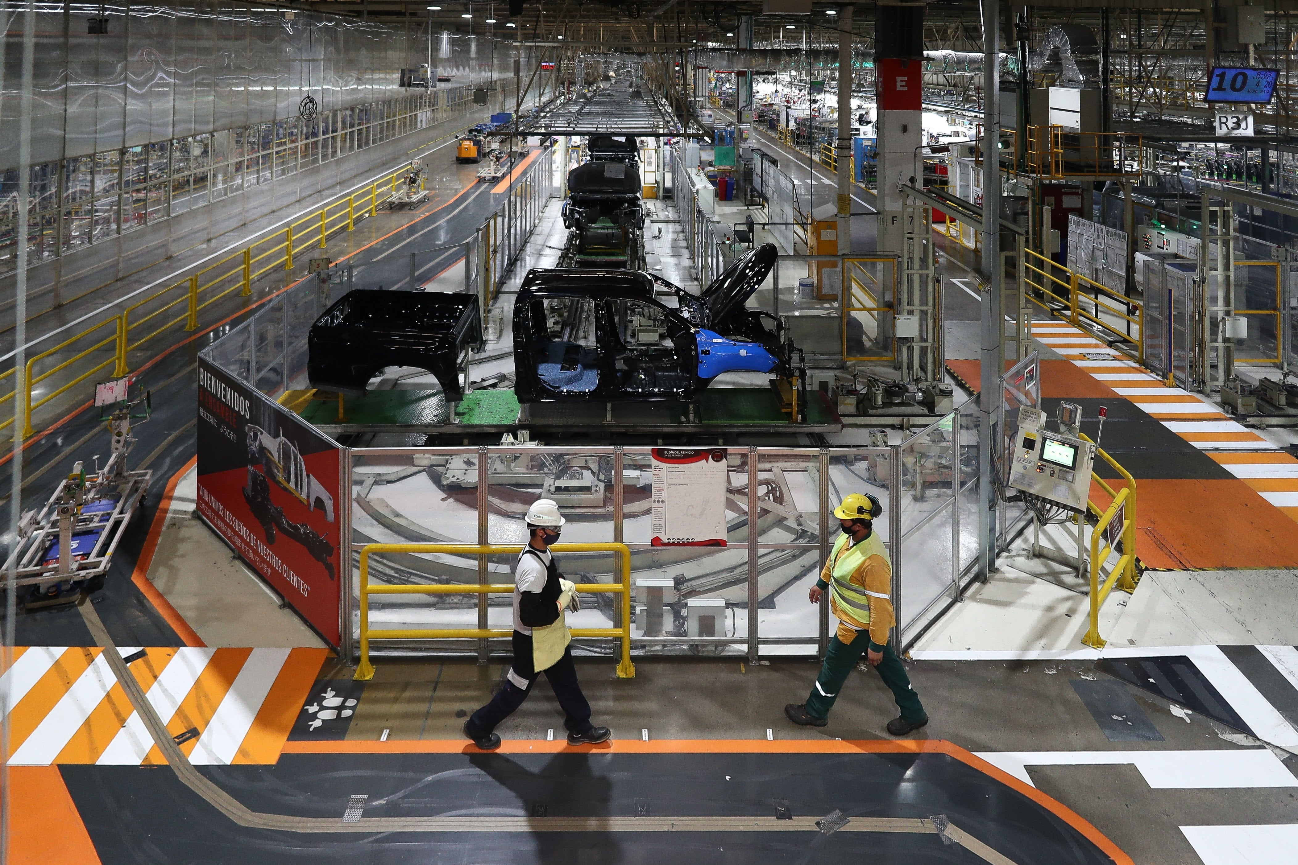 La actividad industrial cayó fuertemente en el primer trimestre del año. Foto: EFE/ Juan Ignacio Roncoroni 