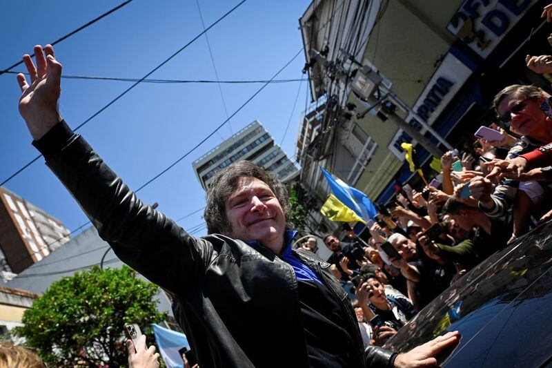 Javier Milei durante la campaña en la provincia de Buenos Aires (REUTERS)