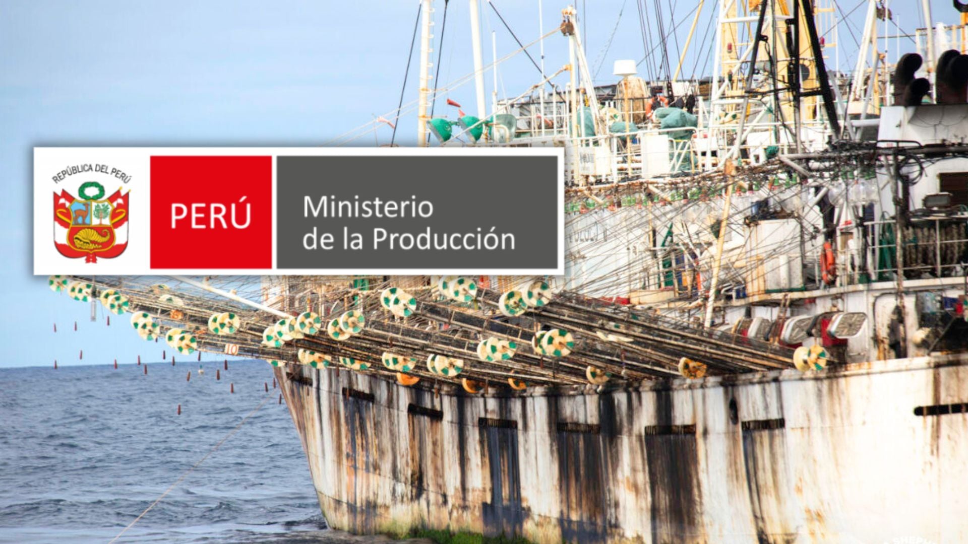 barco chino y logo del Produce