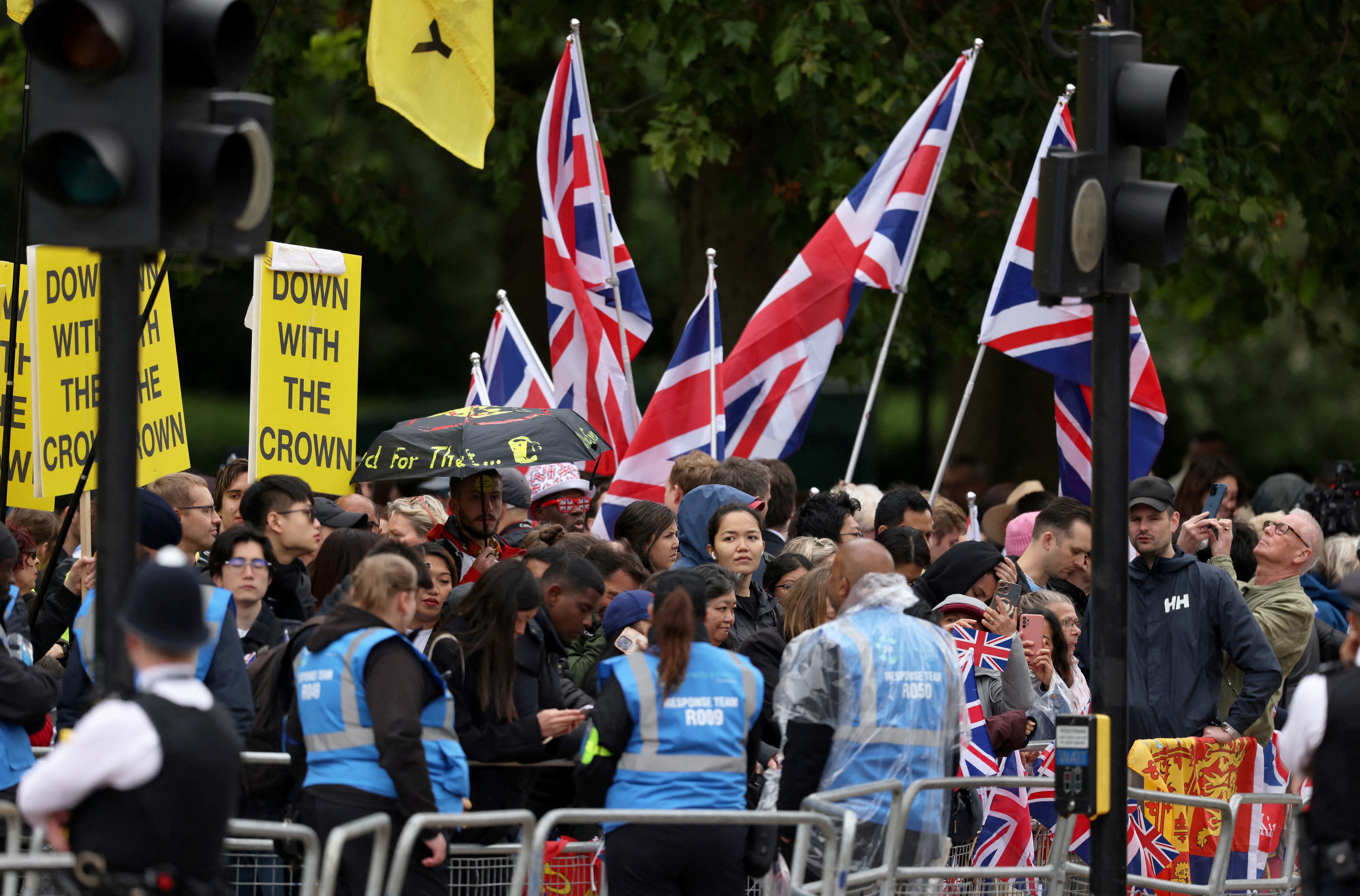 Protesta antimonárquica en el 'Trooping the Colour'. (REUTERS/Hollie Adams)