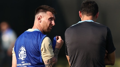 La charla entre Messi y Scaloni en la última práctica antes del cruce con Canadá por la semifinal de la Copa América: la posible formación de Argentina