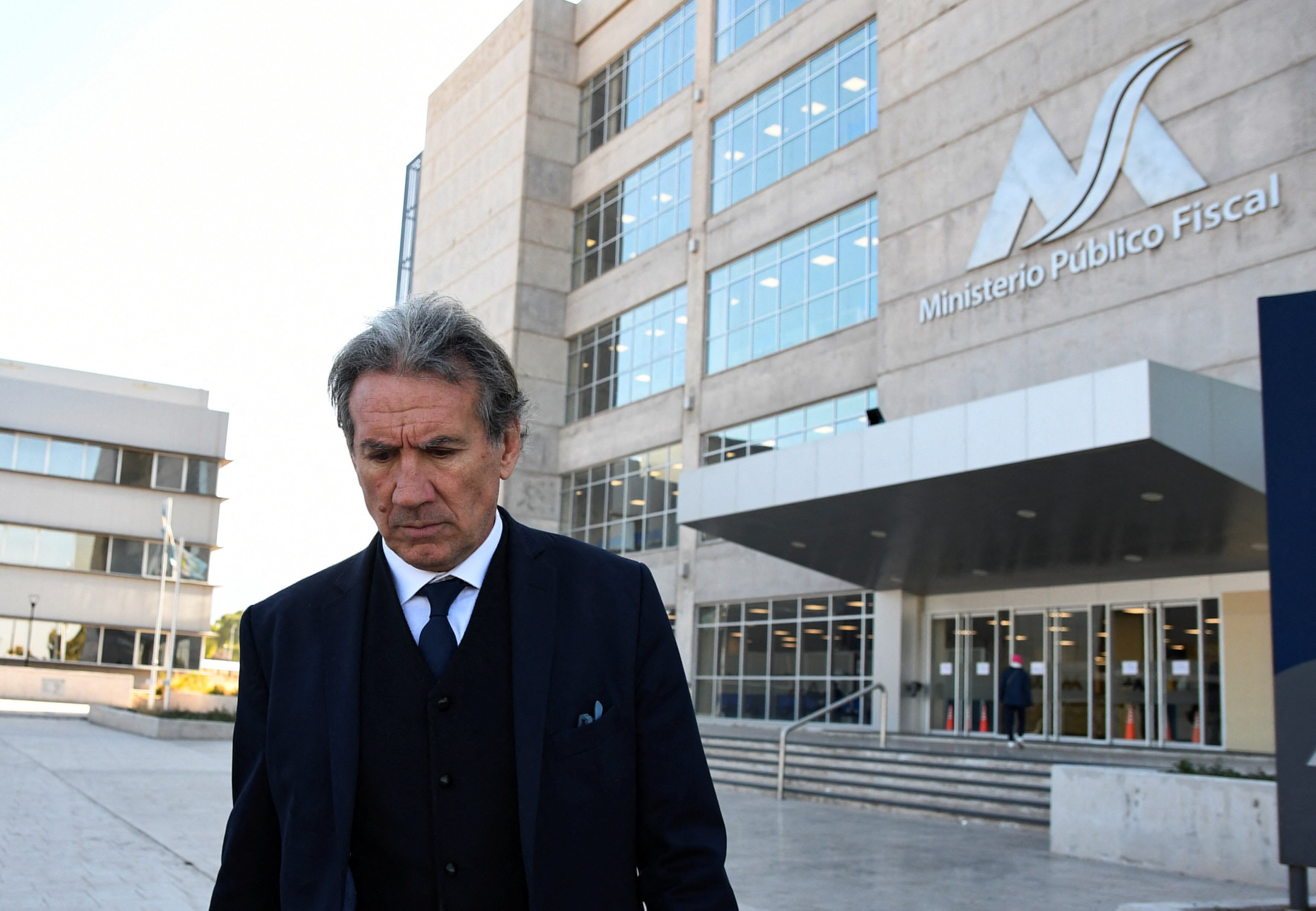 Rafael Cúneo Libarona frente al edificio judicial de la capital mendocina (REUTERS/Ramiro Gómez)