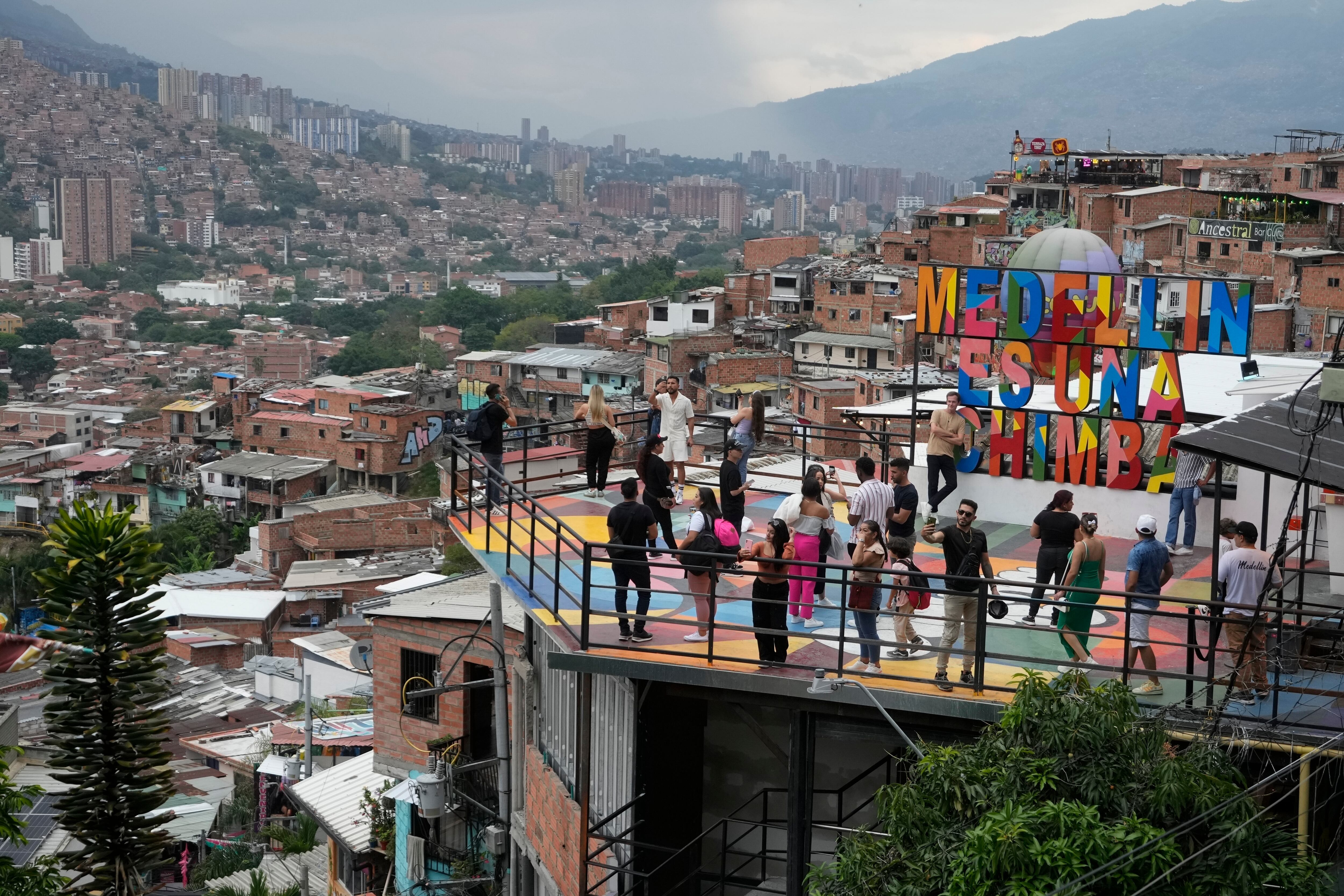 A la cárcel mujer que pagó para asesinar a una rectora en Medellín - crédito Fernando Vergara/AP Foto