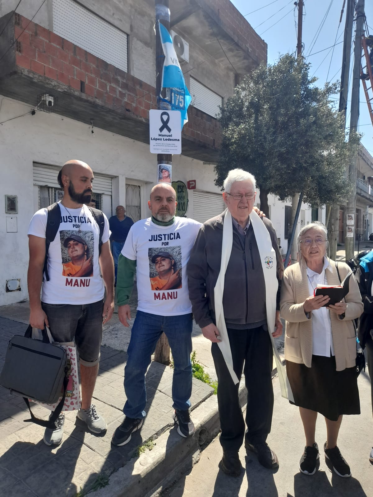 Homenaje a Manuel López Ledesma, el repartidor asesinado en Tres de Febrero